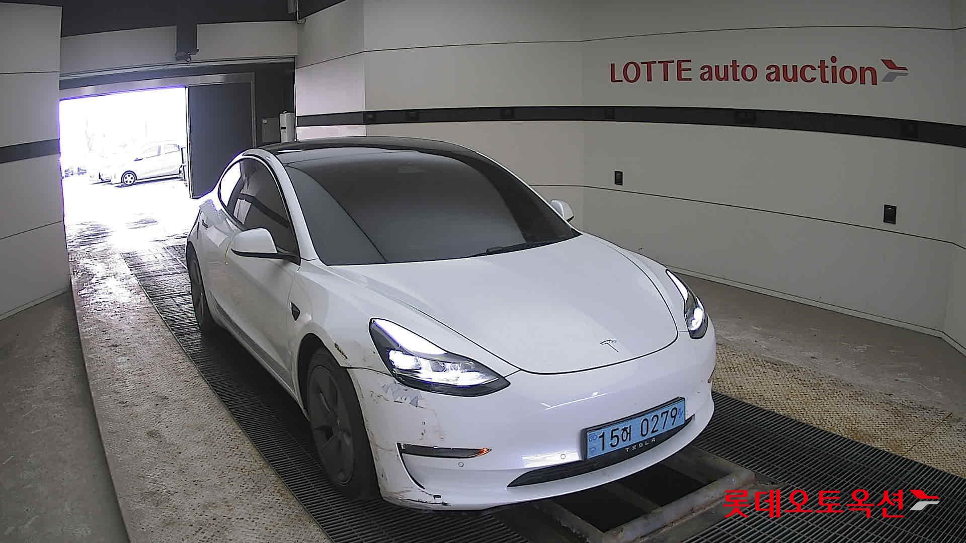 Tesla Model 3 2022 - Image 24