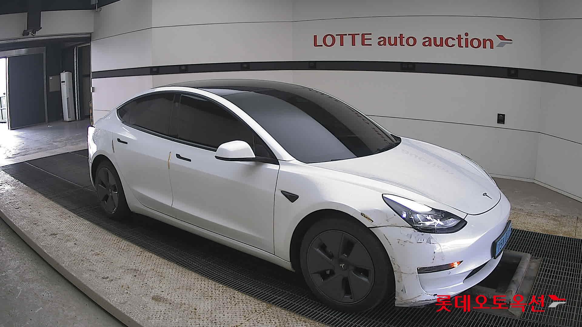 Tesla Model 3 2022 - Image 23