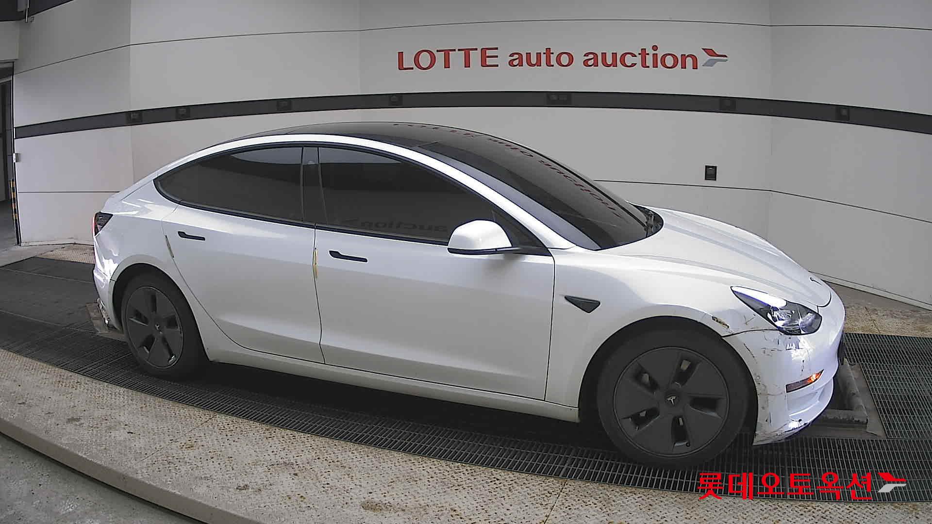 Tesla Model 3 2022 - Image 22