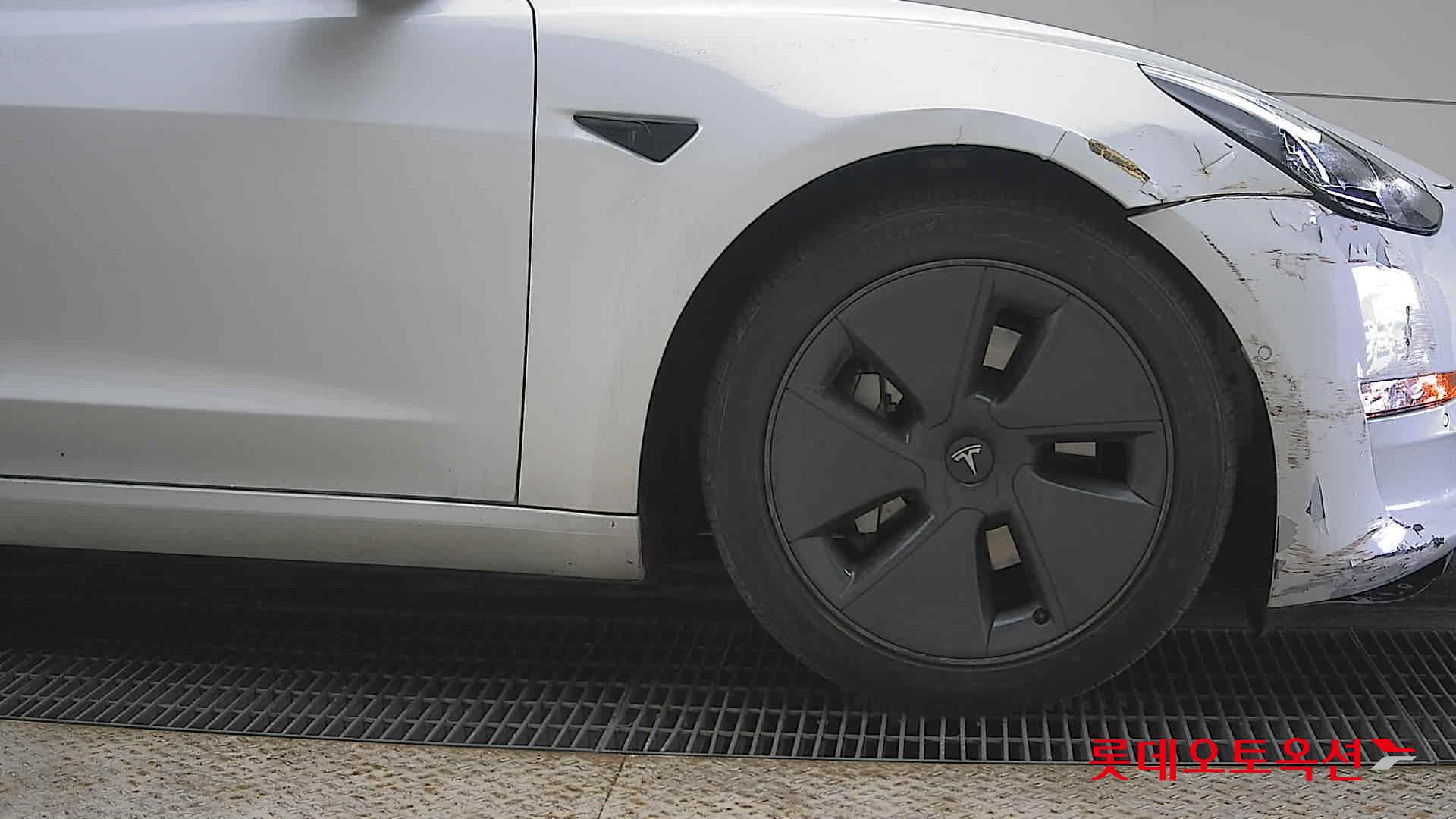 Tesla Model 3 2022 - Image 27