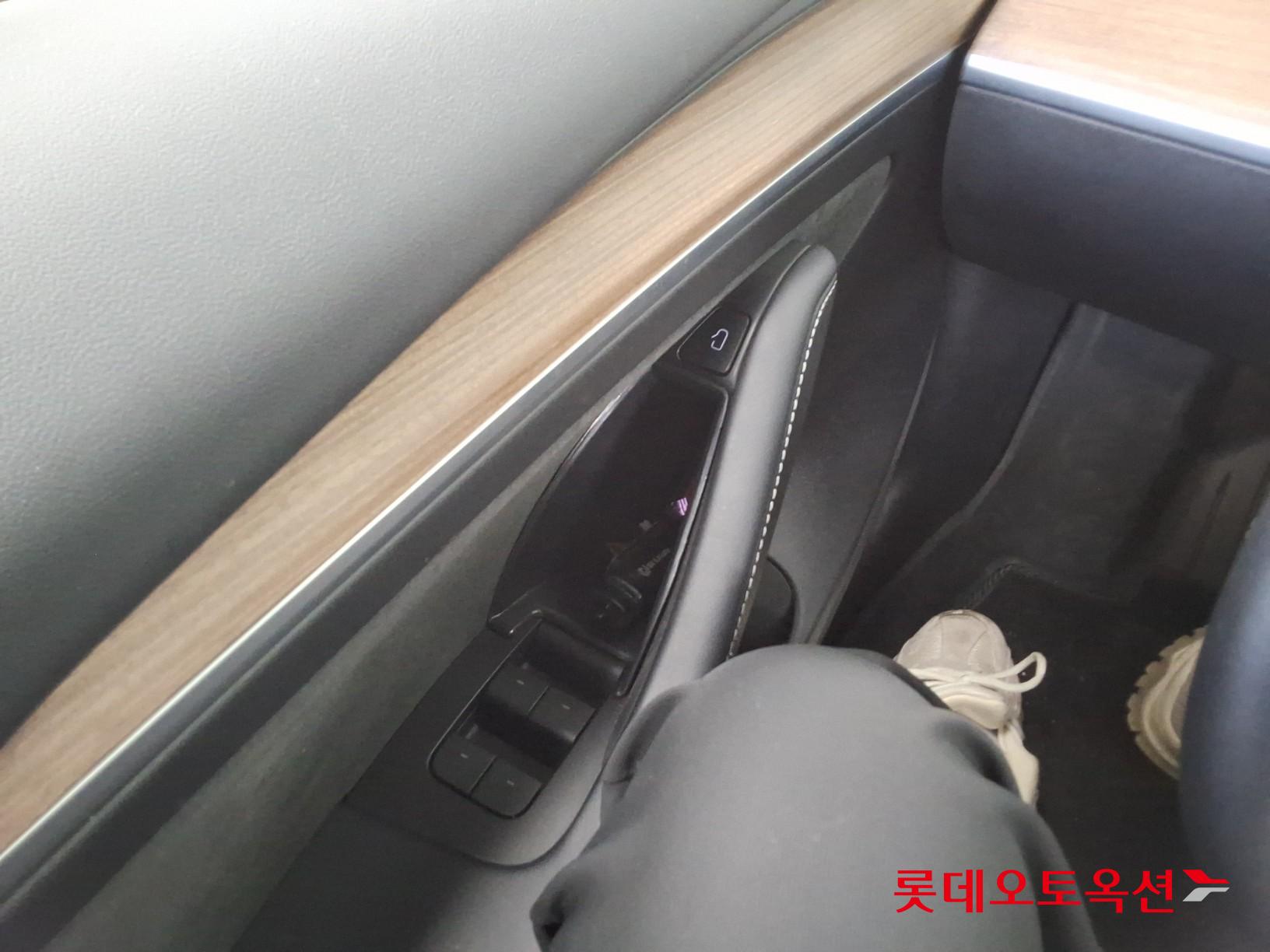 Tesla Model 3 2022 - Image 29