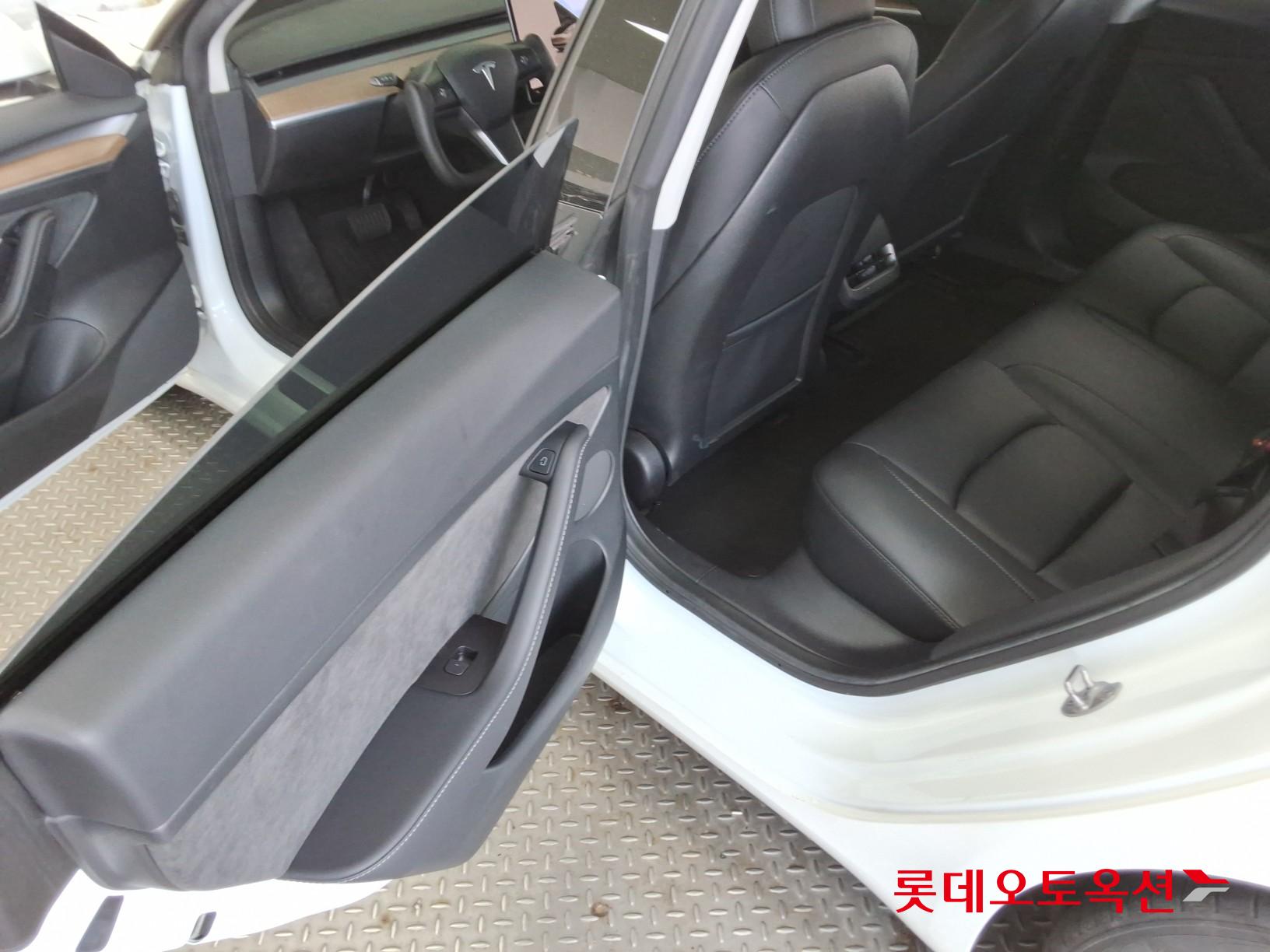 Tesla Model 3 2022 - Image 37