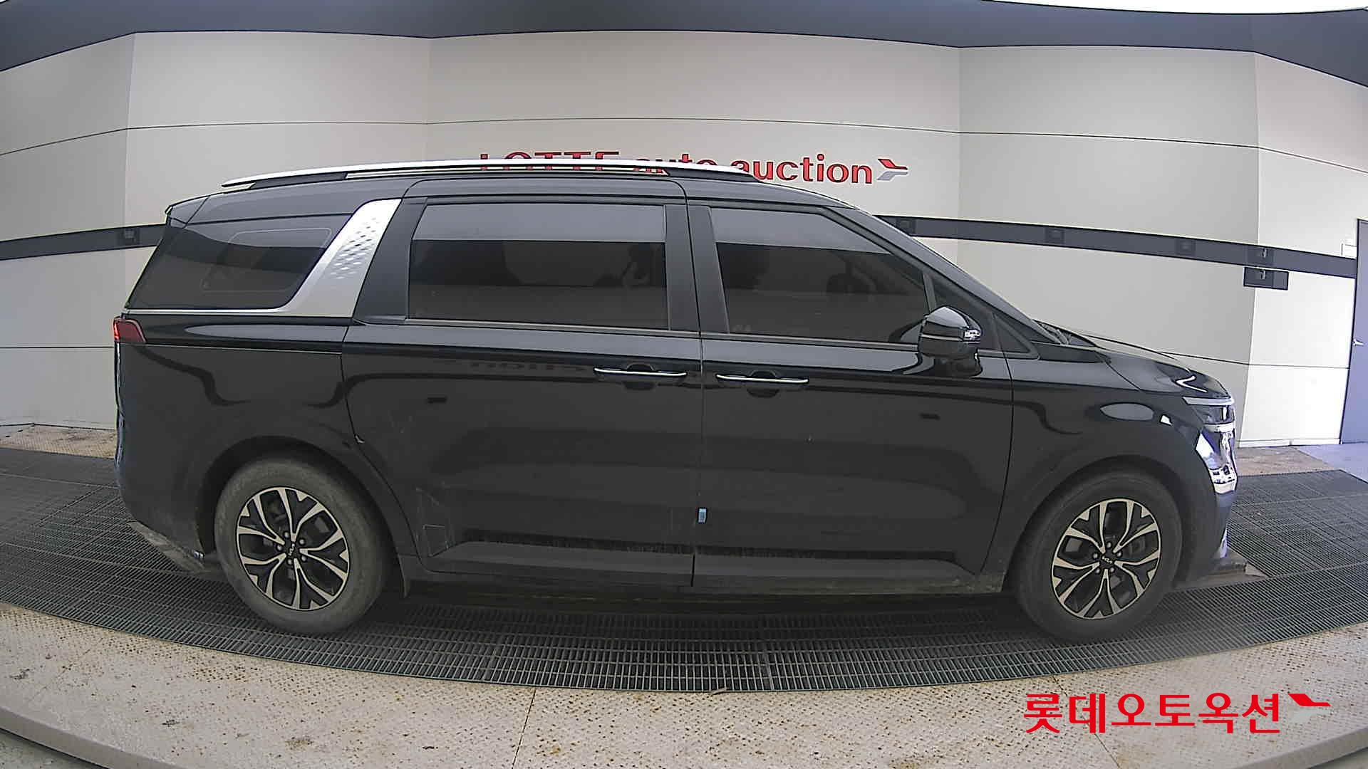 2022 - Kia CARNIVAL