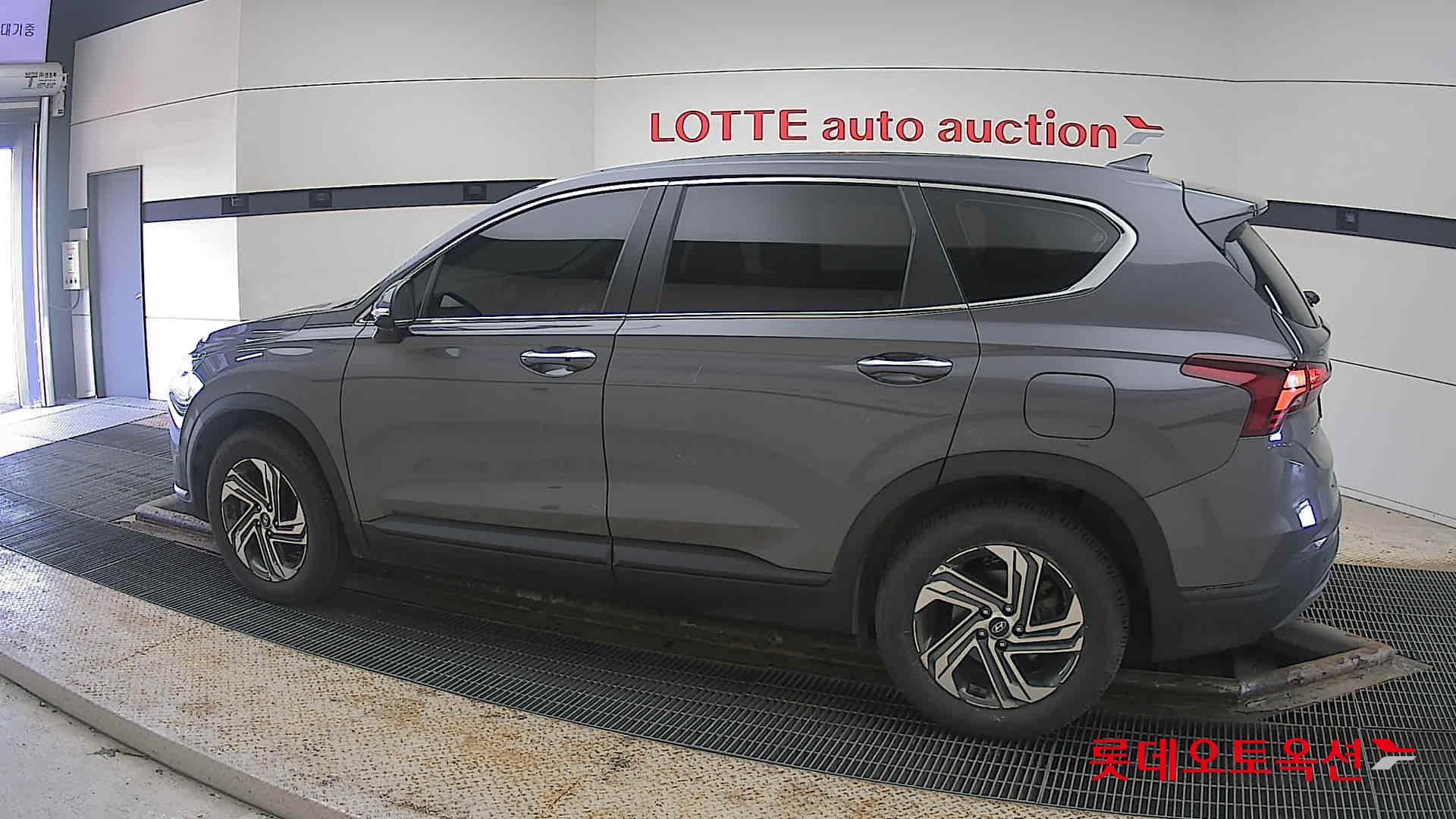 هيونداي سانتافي 2021 - صورة 14