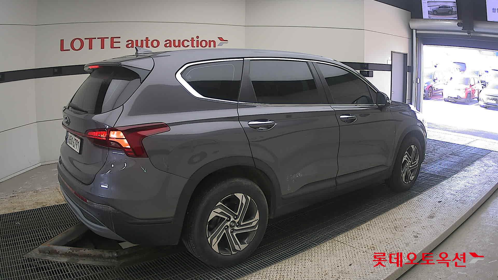 هيونداي سانتافي 2021 - صورة 19