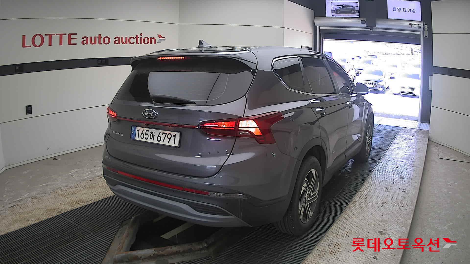 هيونداي سانتافي 2021 - صورة 18