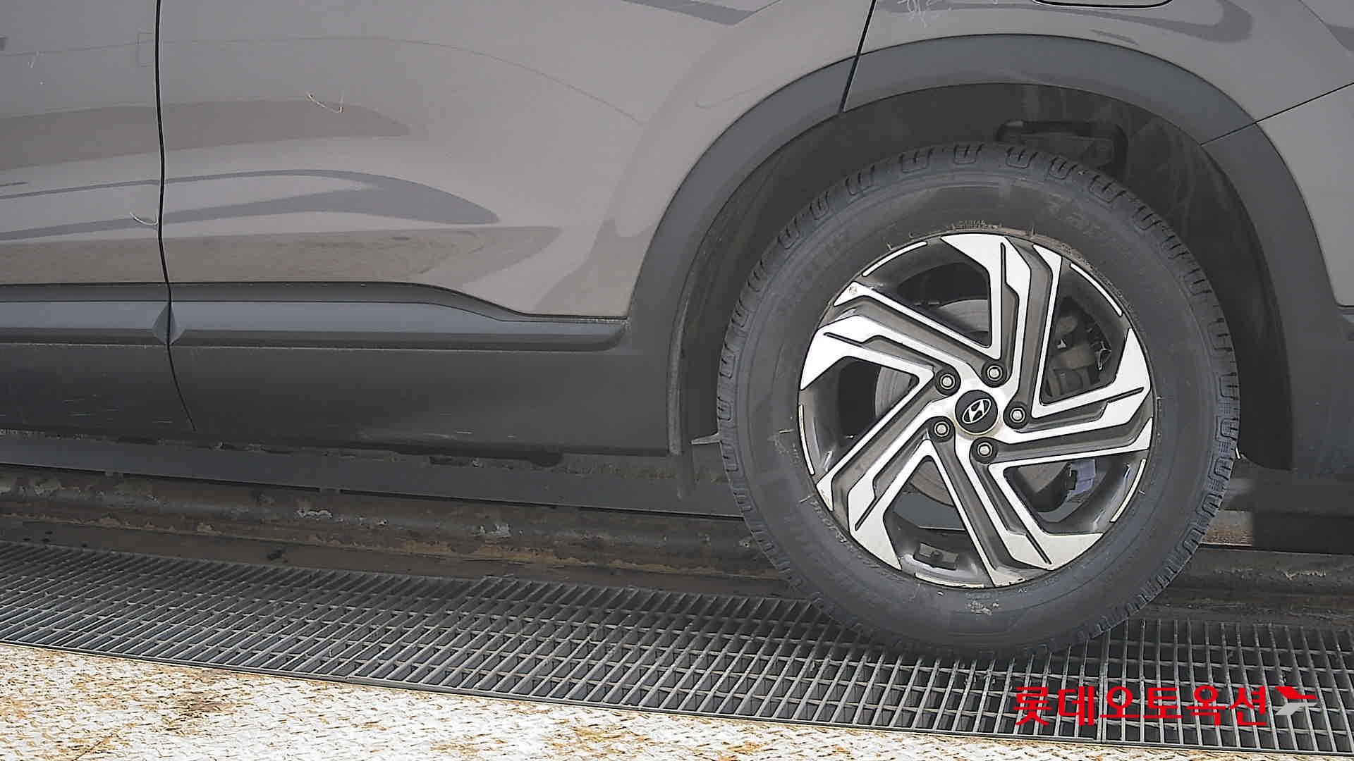 هيونداي سانتافي 2021 - صورة 26