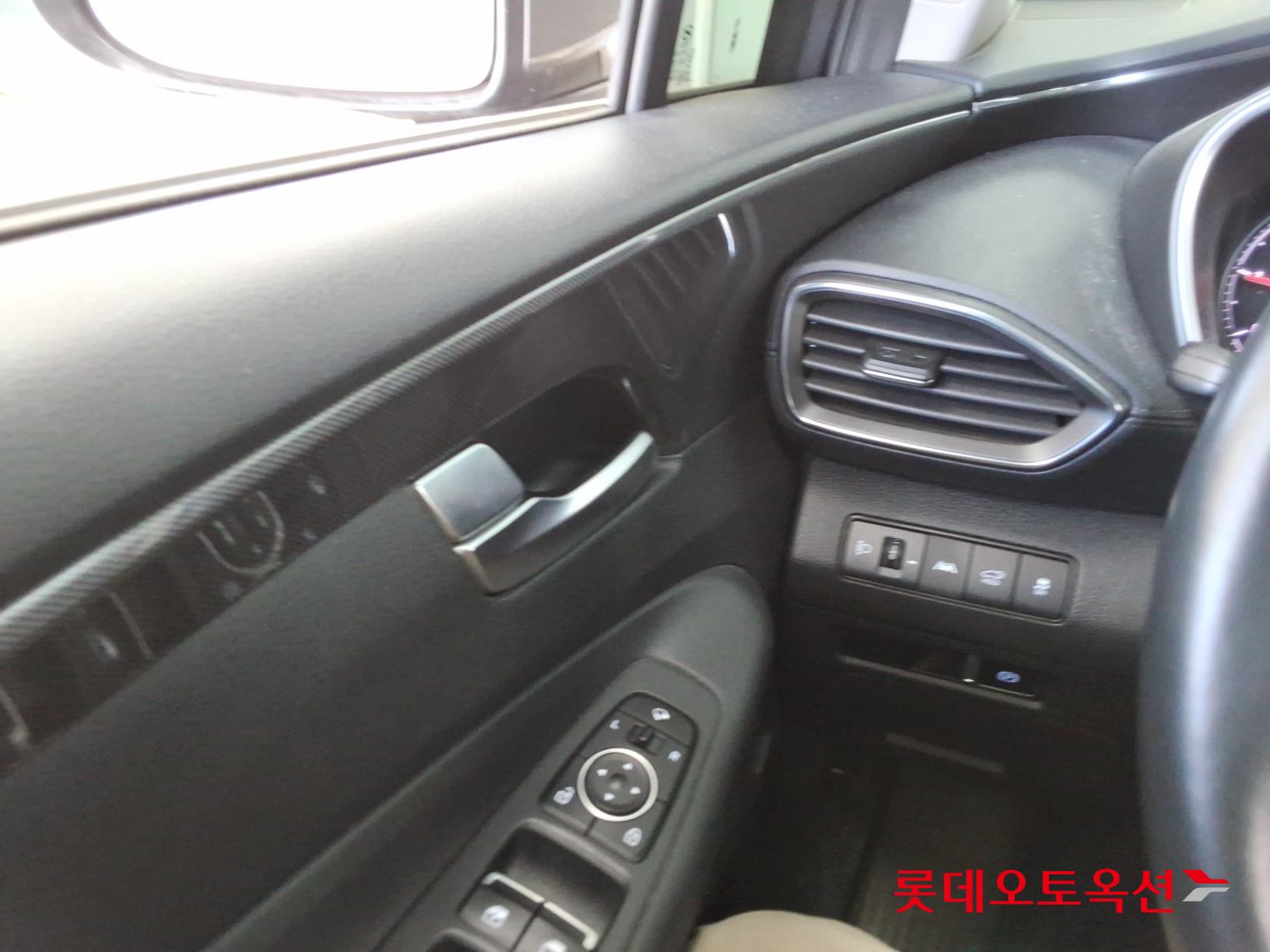 هيونداي سانتافي 2021 - صورة 29