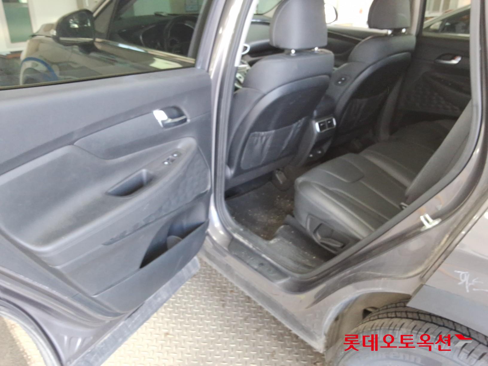 هيونداي سانتافي 2021 - صورة 37