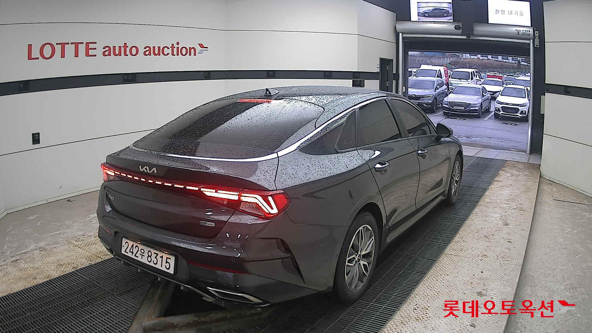 Kia K5 2022 - Image 18