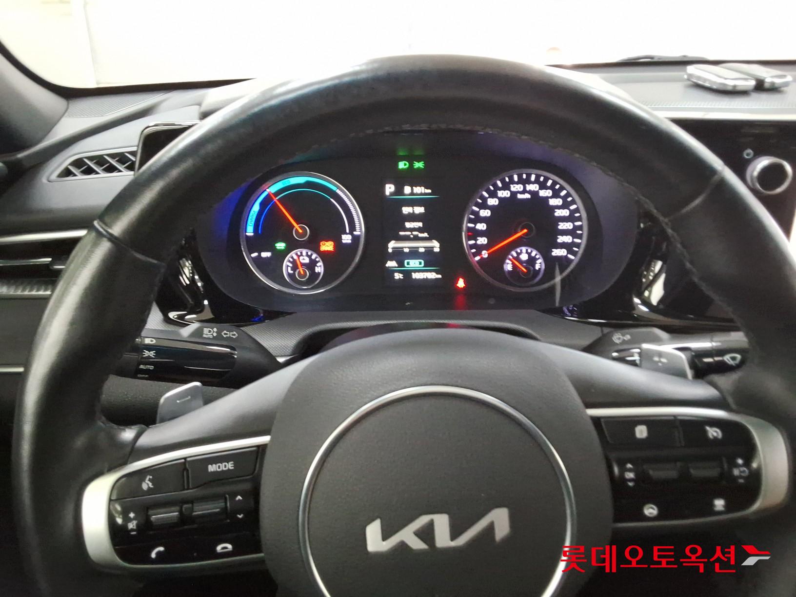 Kia K5 2022 - Image 30