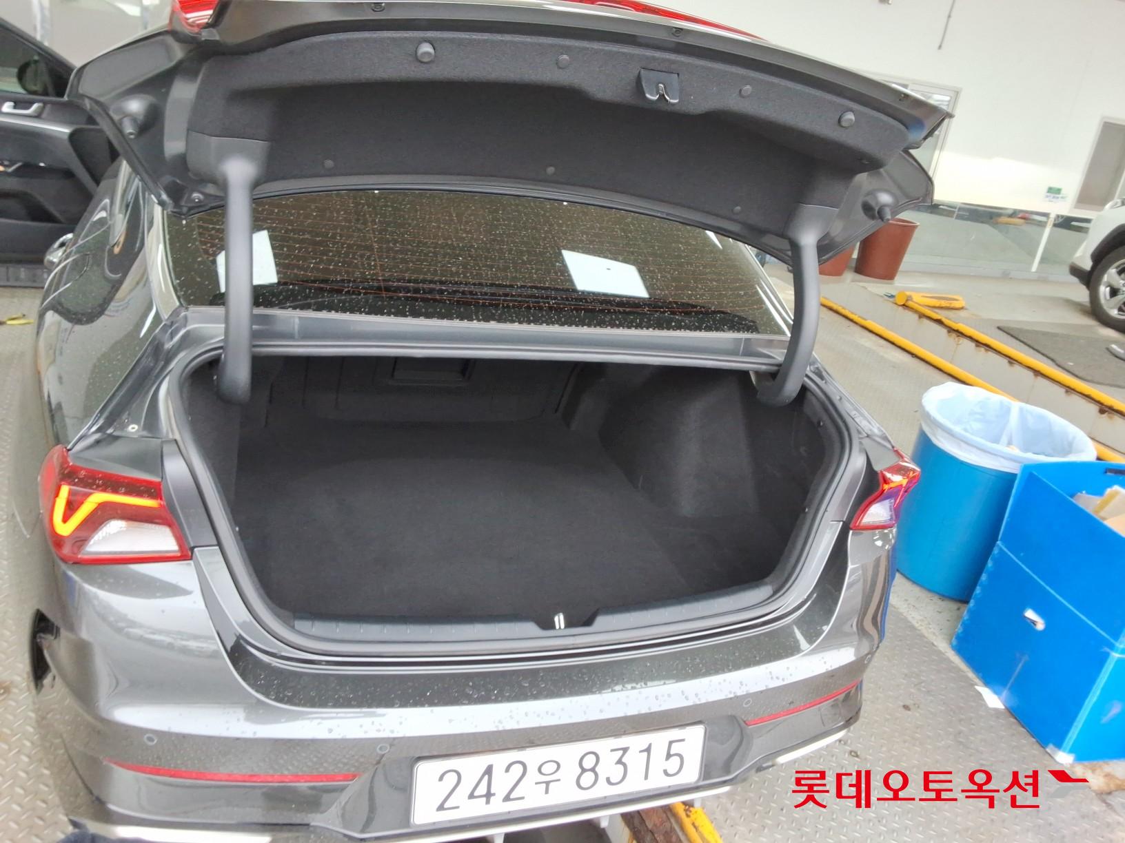 Kia K5 2022 - Image 38