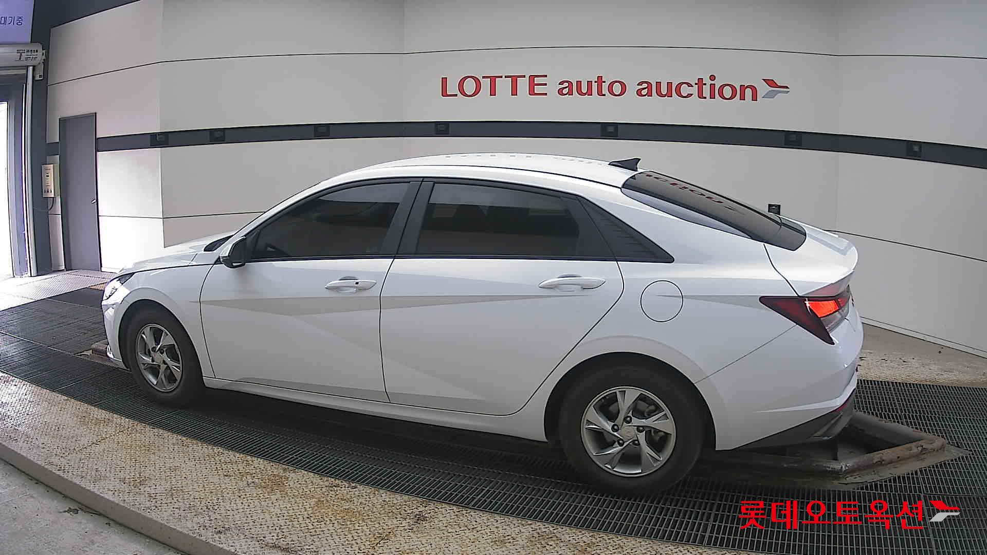 هيونداي إلانترا 2021 - صورة 14