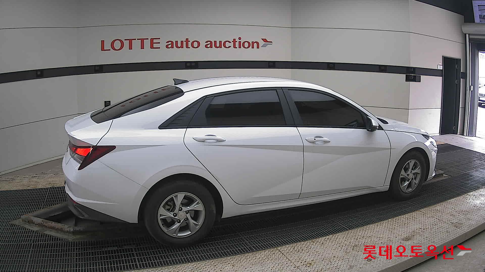 هيونداي إلانترا 2021 - صورة 20