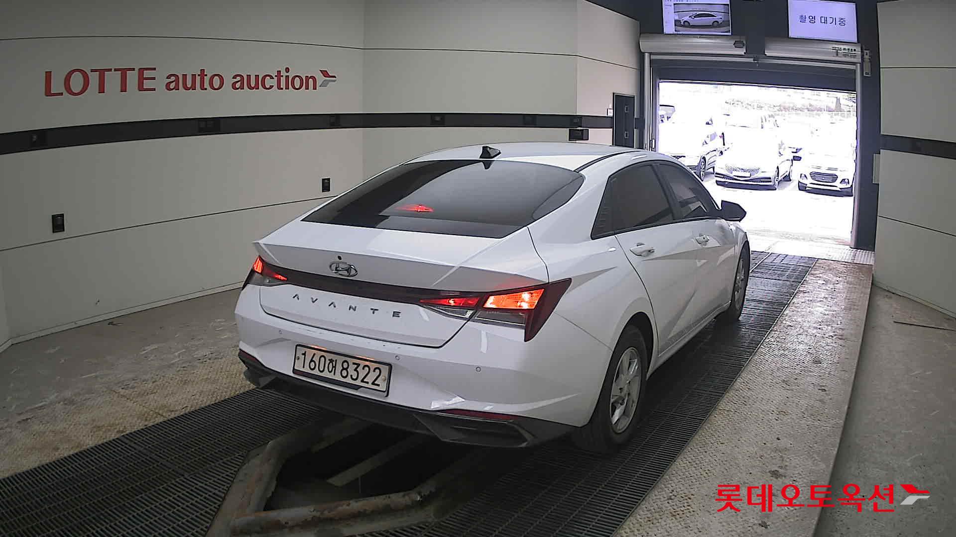 هيونداي إلانترا 2021 - صورة 18