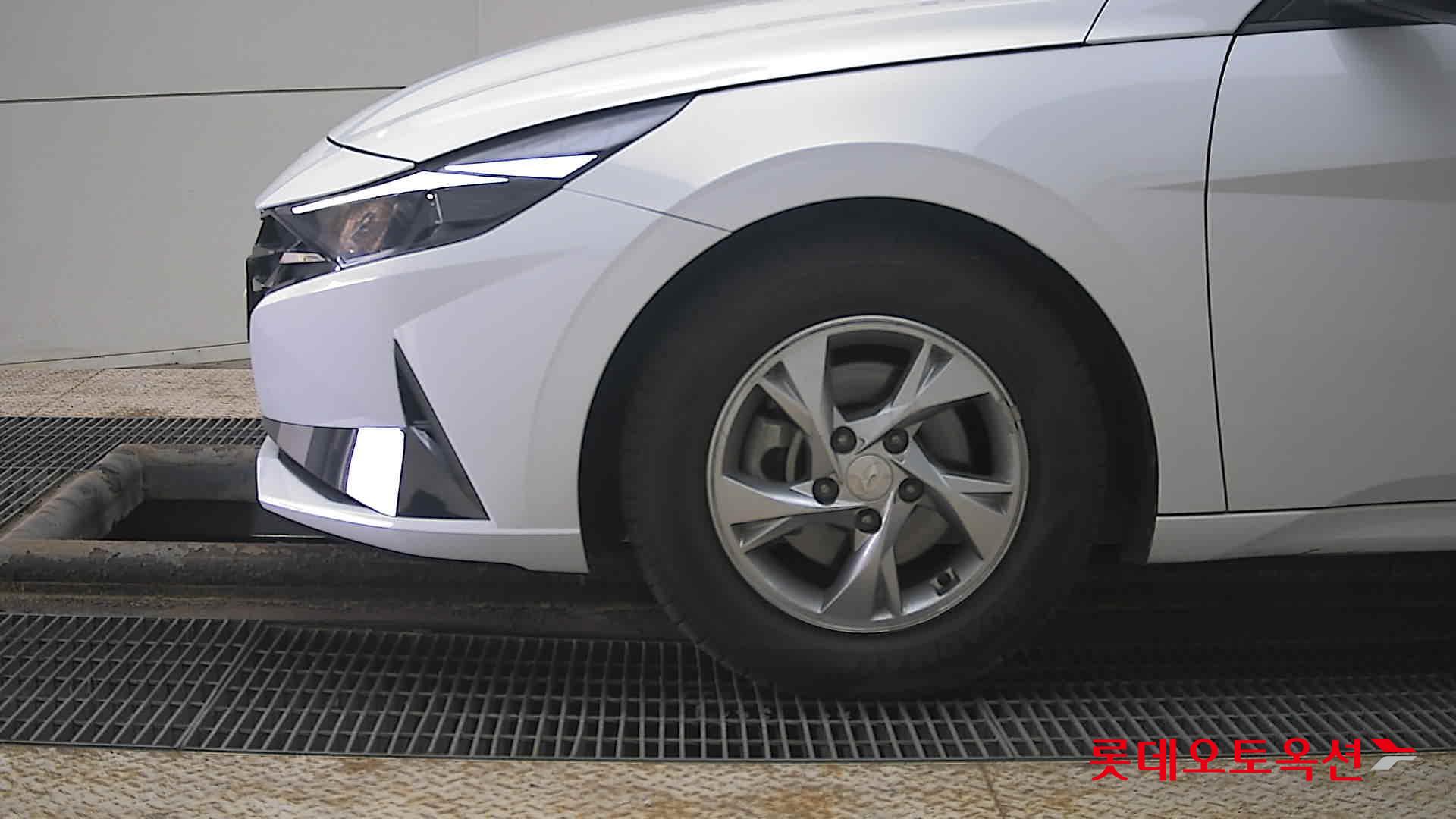 هيونداي إلانترا 2021 - صورة 25