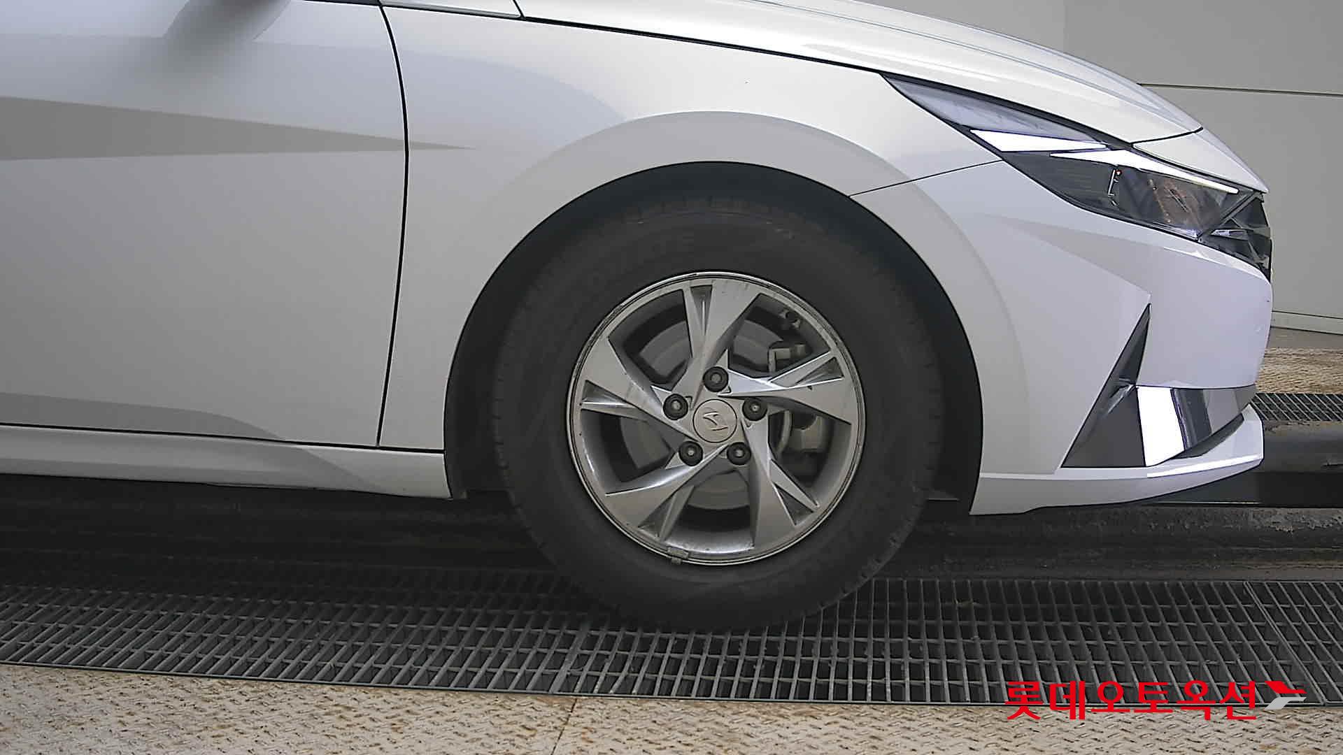 هيونداي إلانترا 2021 - صورة 27