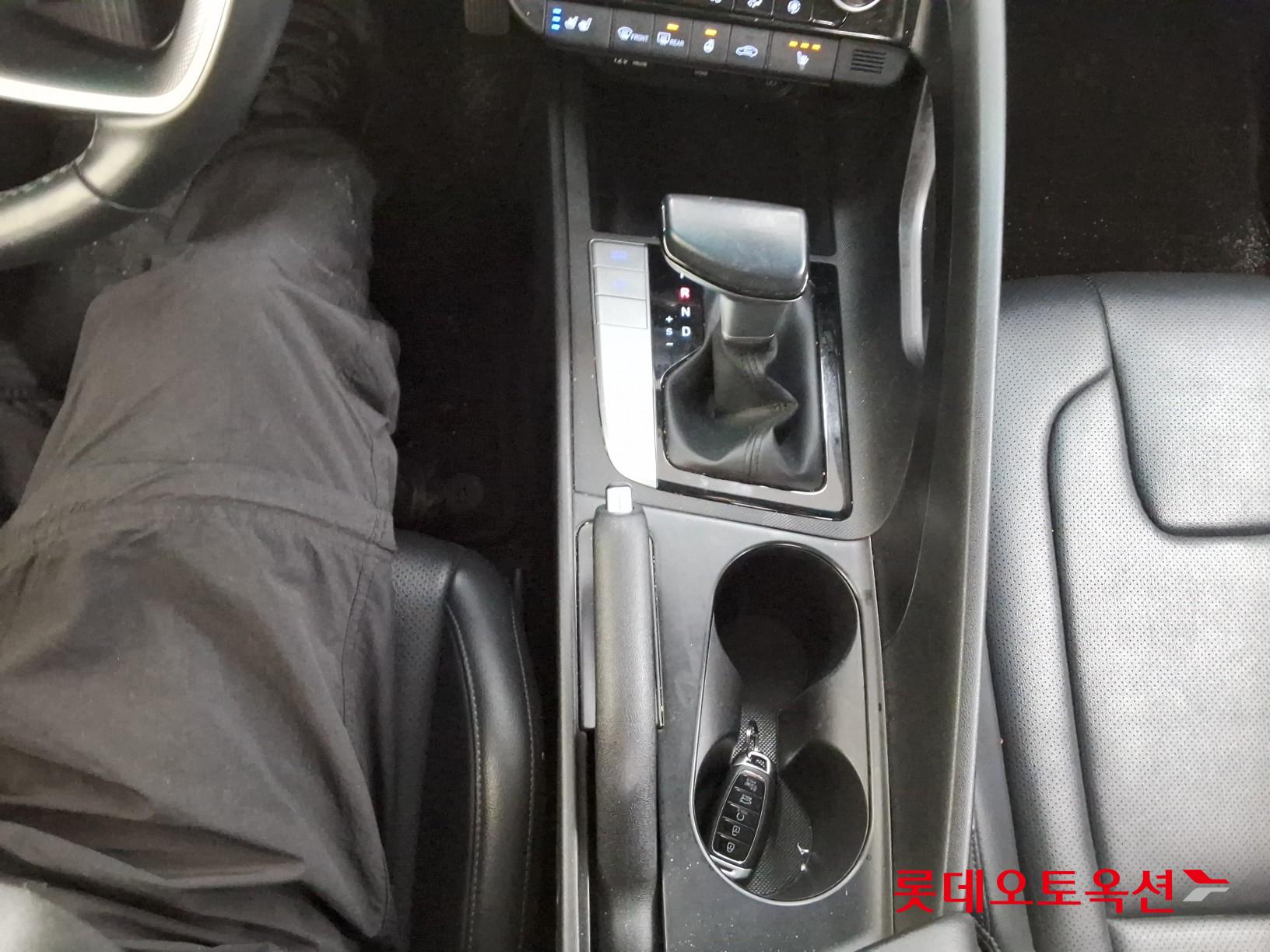 هيونداي إلانترا 2021 - صورة 32