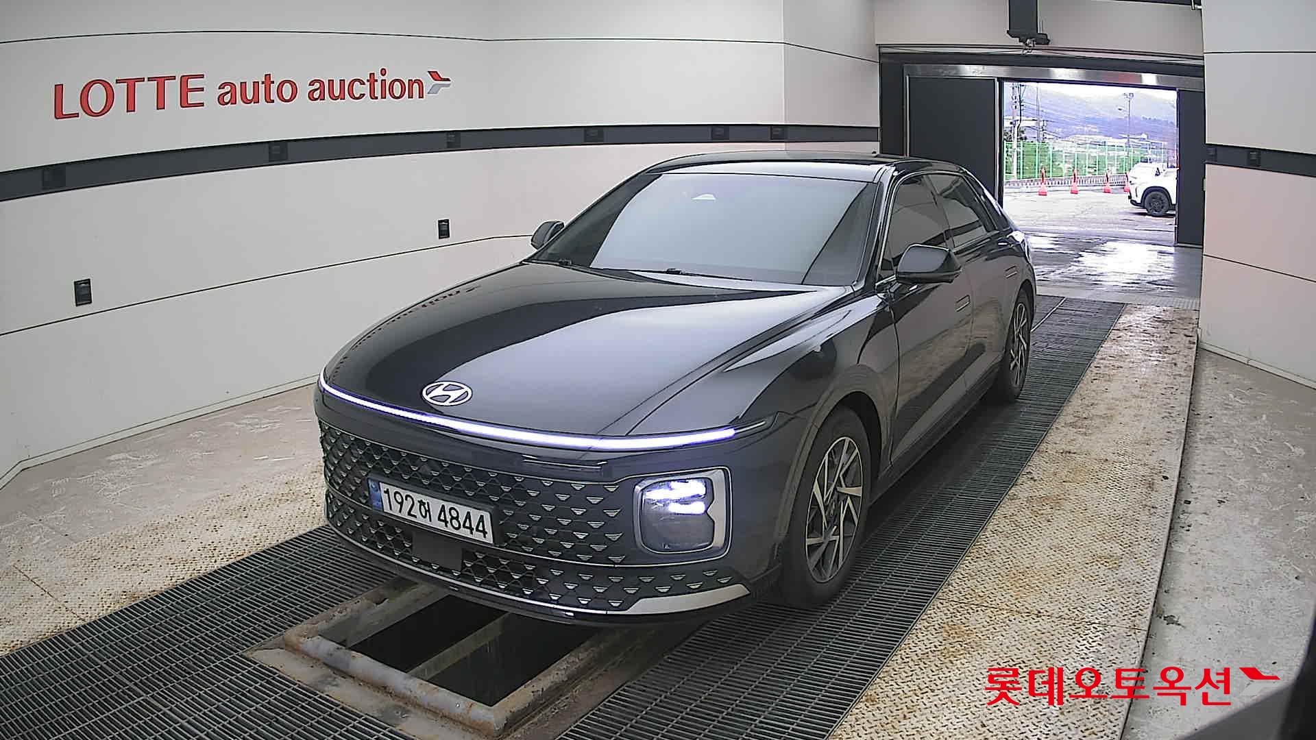 Hyundai Grandeur 2023 - Image 10