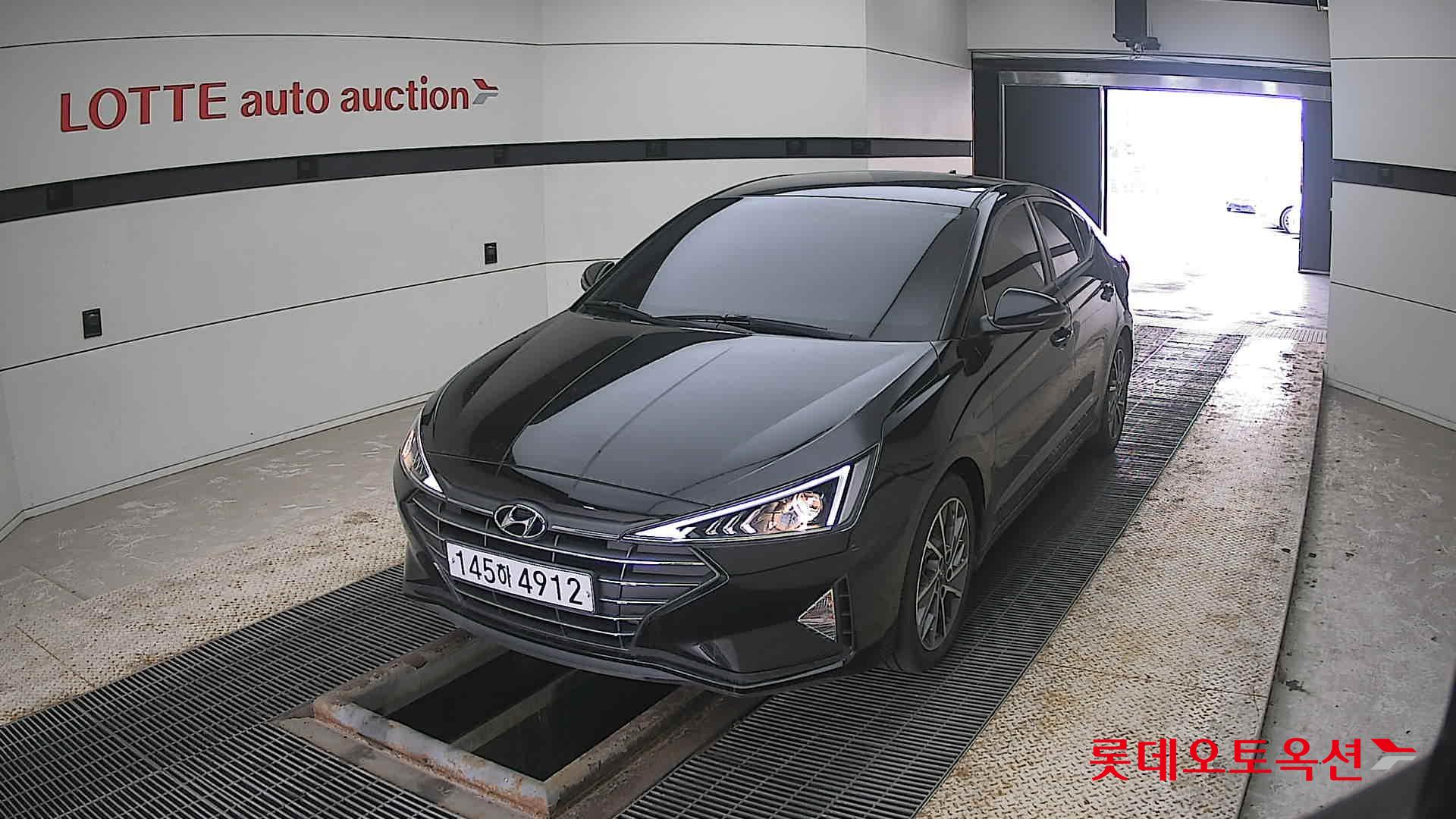 Hyundai Elantra 2020 - Image 10