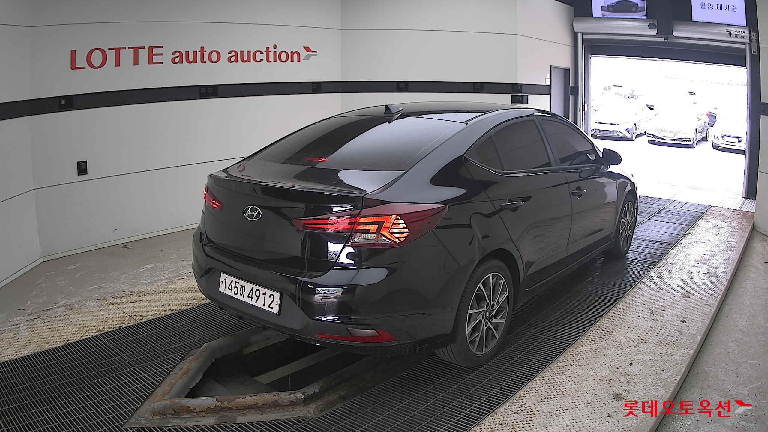Hyundai Elantra 2020 - Image 5