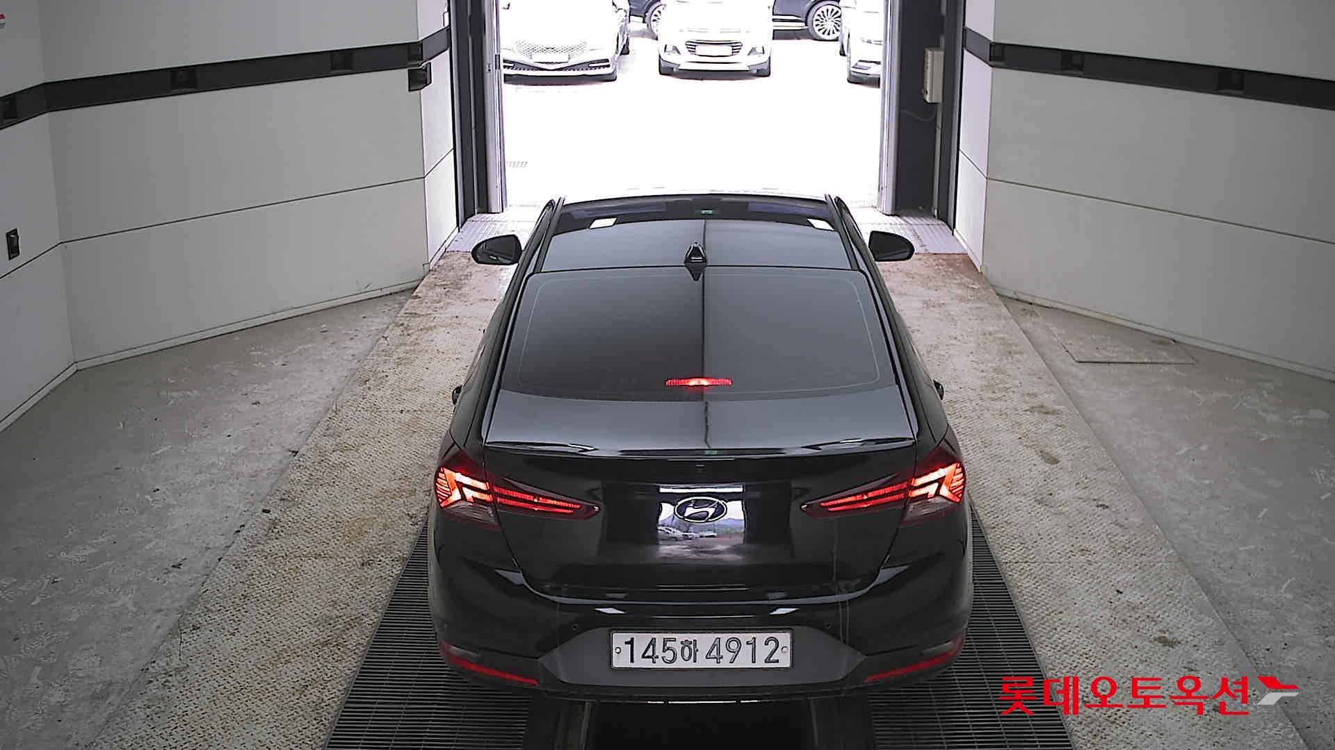 Hyundai Elantra 2020 - Image 17