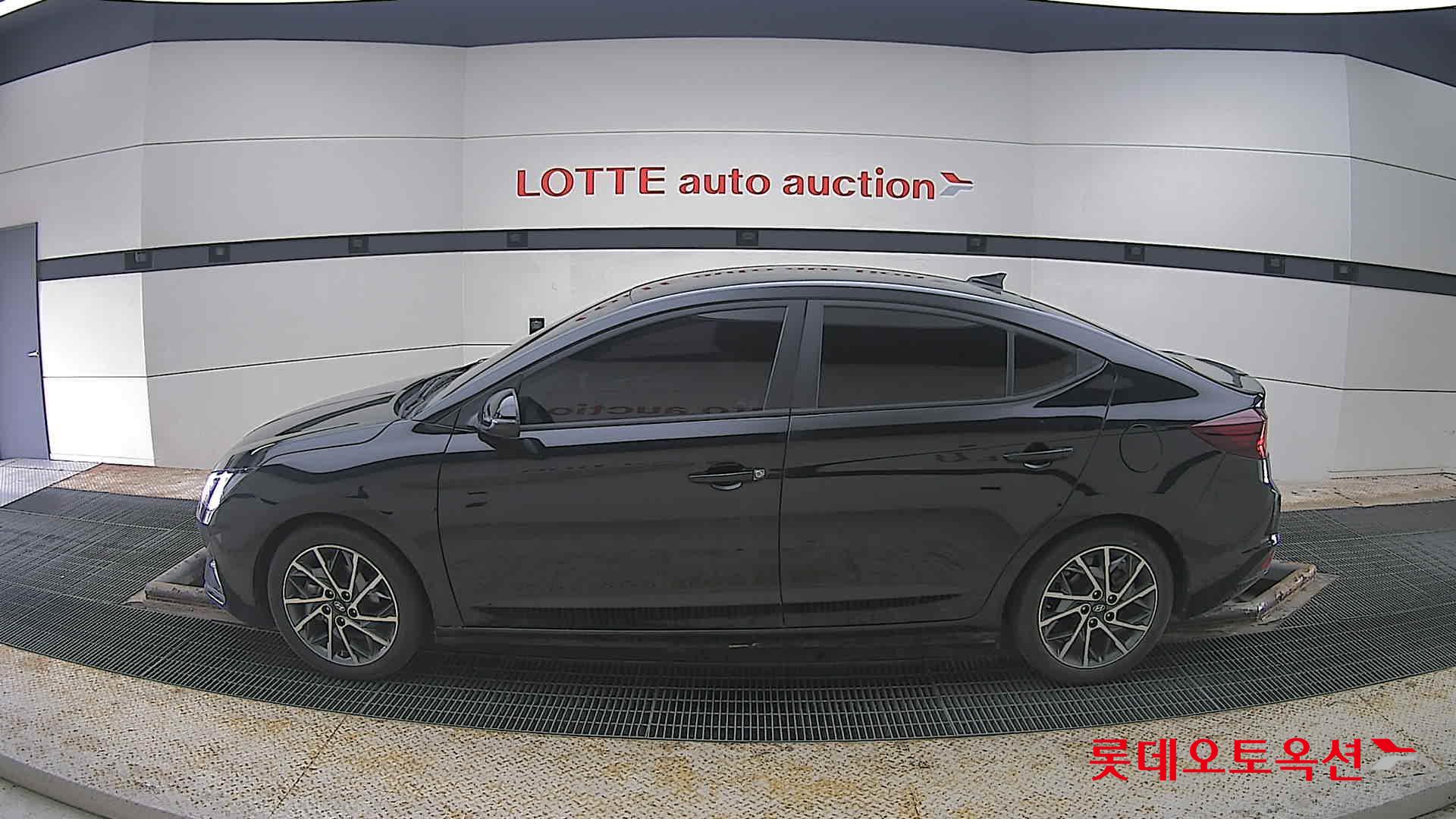 Hyundai Elantra 2020 - Image 13