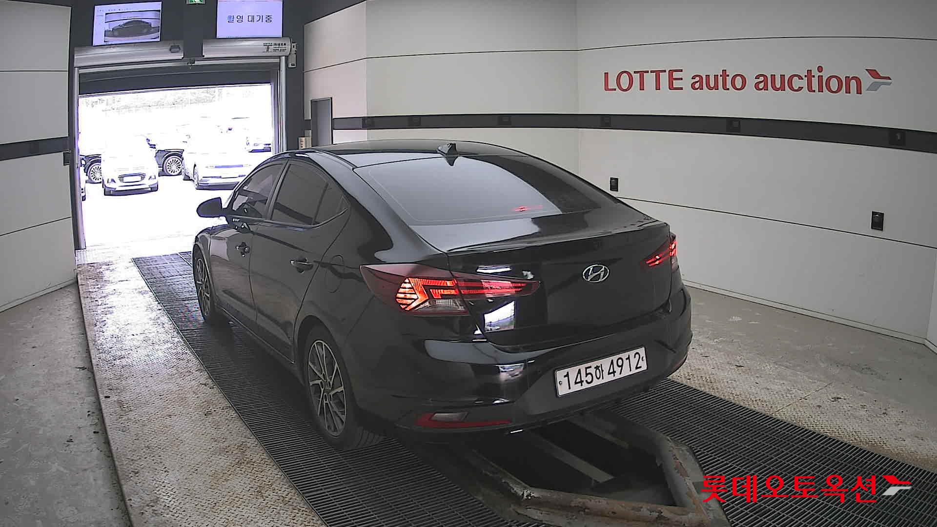 Hyundai Elantra 2020 - Image 16