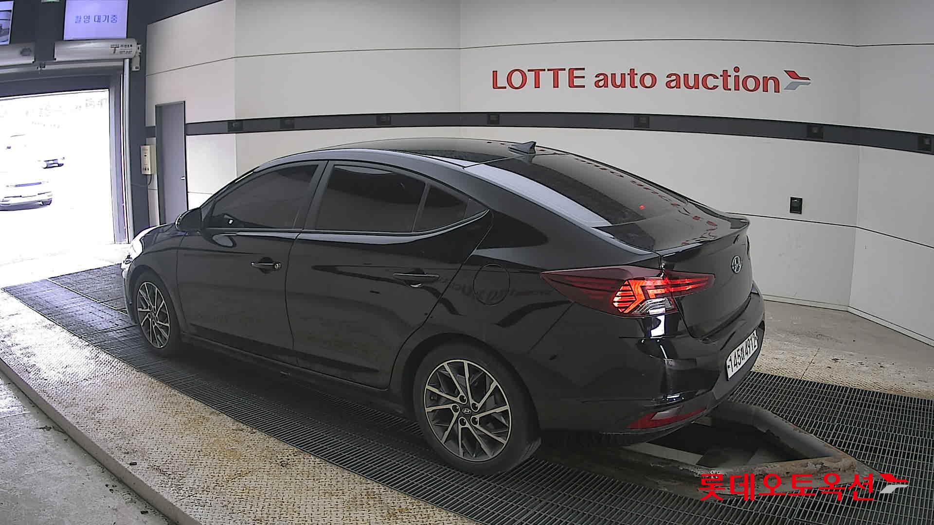 Hyundai Elantra 2020 - Image 15