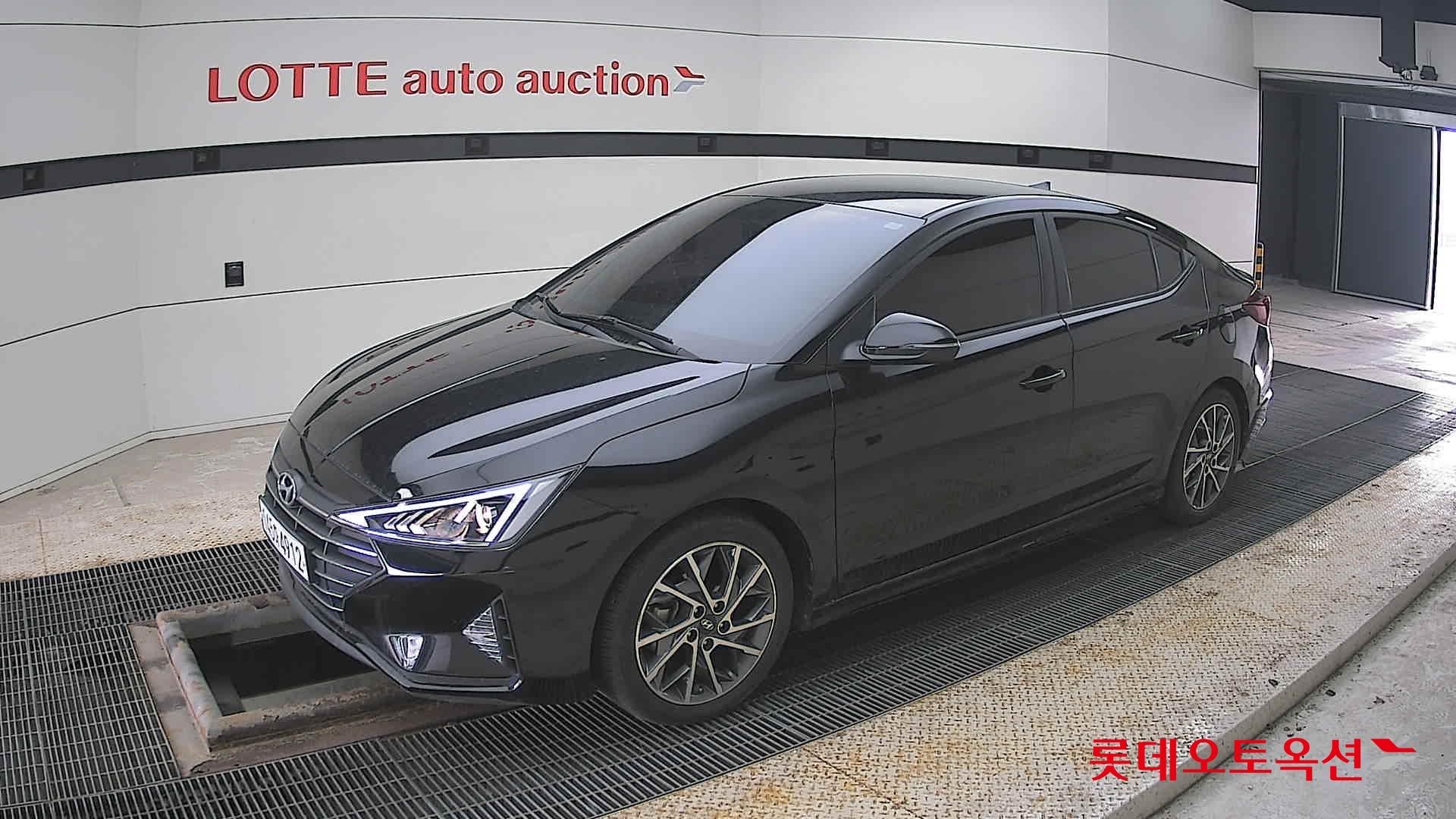 Hyundai Elantra 2020 - Image 11