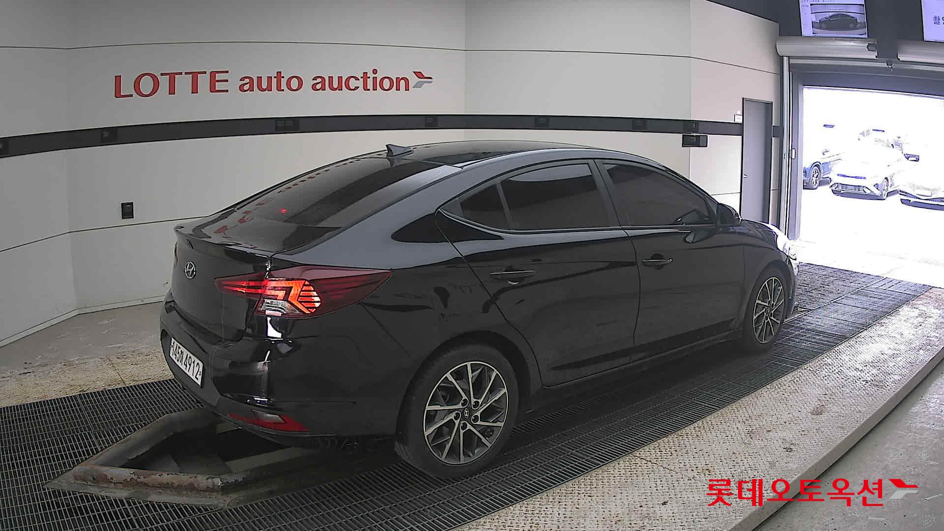 Hyundai Elantra 2020 - Image 19