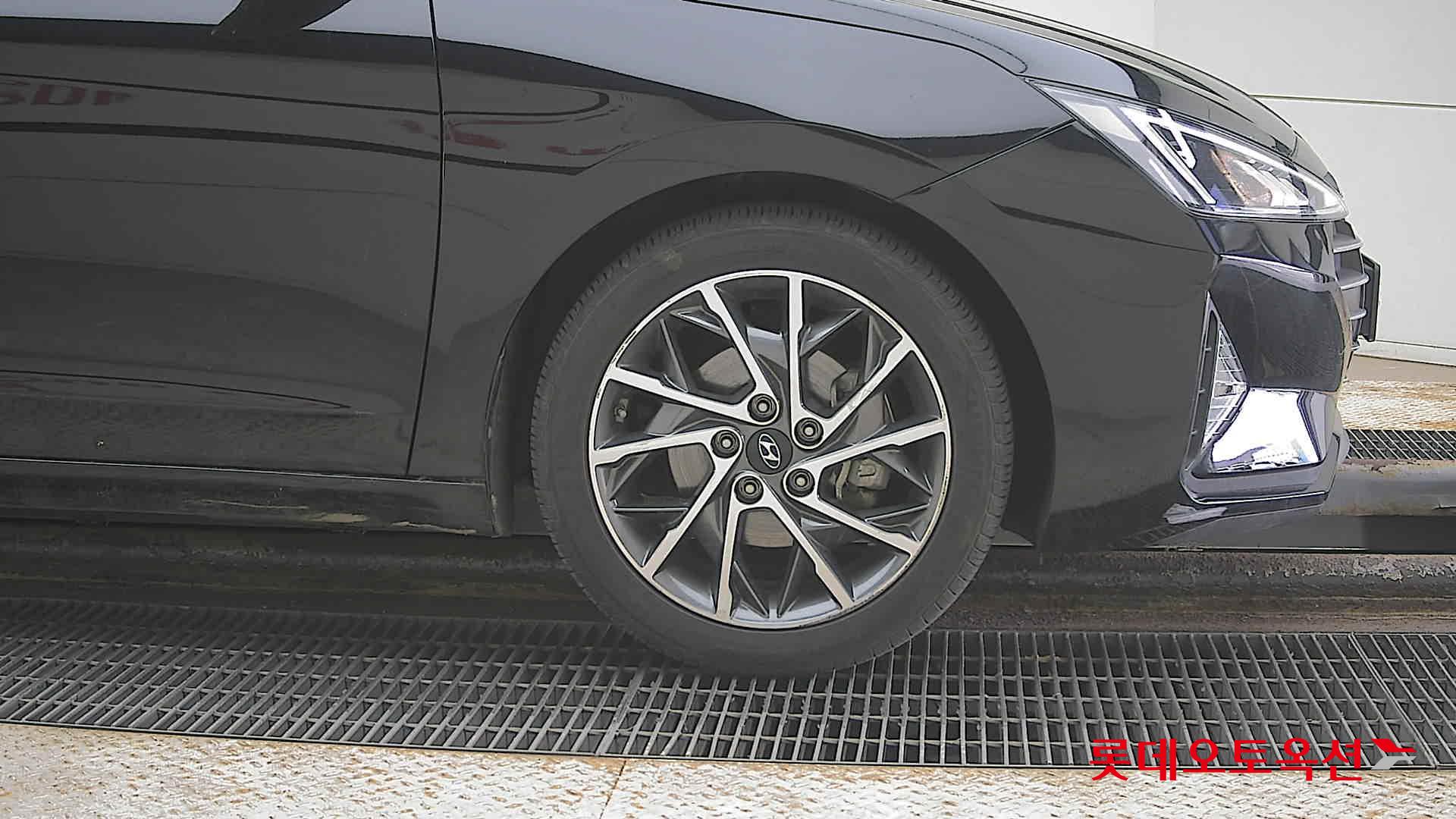 Hyundai Elantra 2020 - Image 27