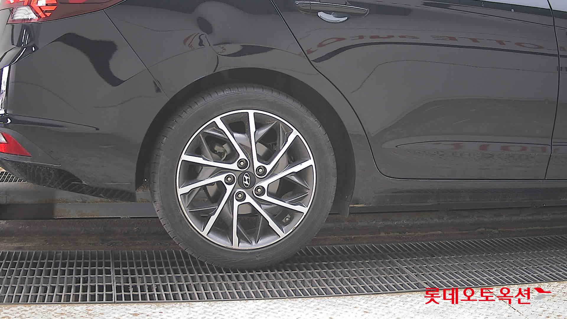 Hyundai Elantra 2020 - Image 28