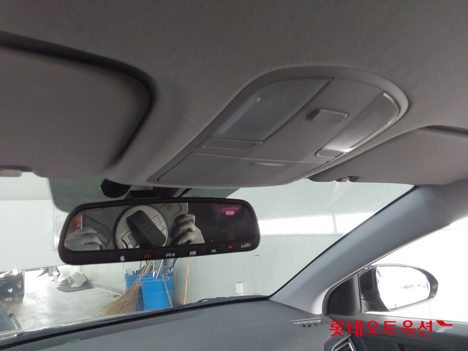 Hyundai Elantra 2020 - Image 31