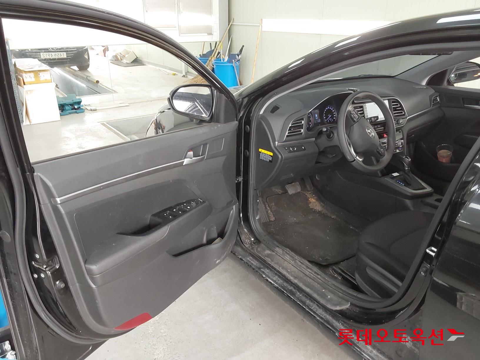 Hyundai Elantra 2020 - Image 35