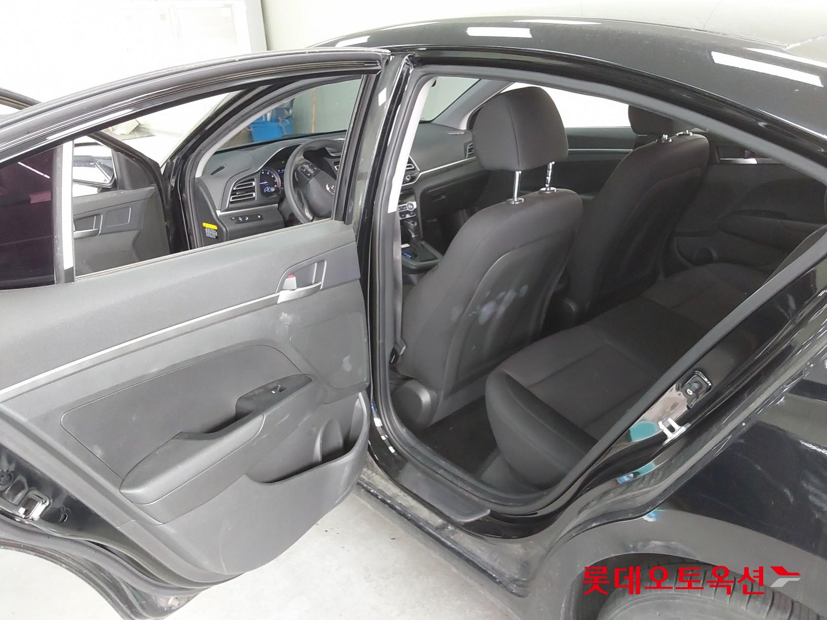 Hyundai Elantra 2020 - Image 37