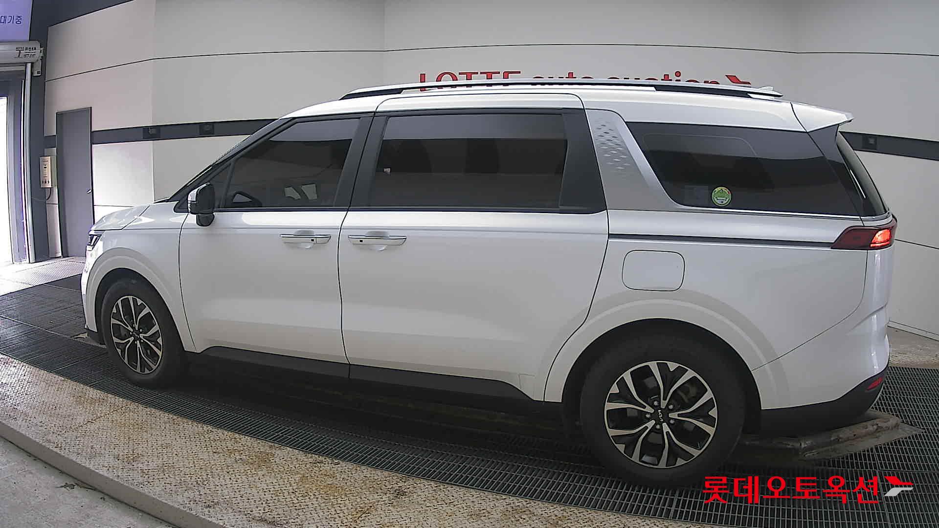 Kia Carnival 2022 - Image 14