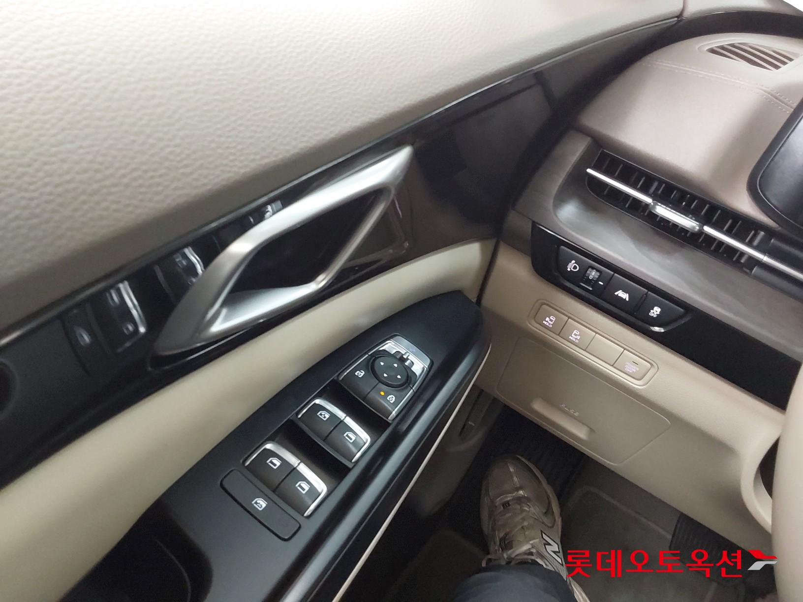 Kia Carnival 2022 - Image 29