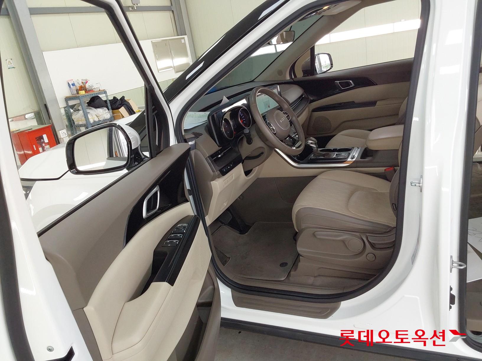 Kia Carnival 2022 - Image 37