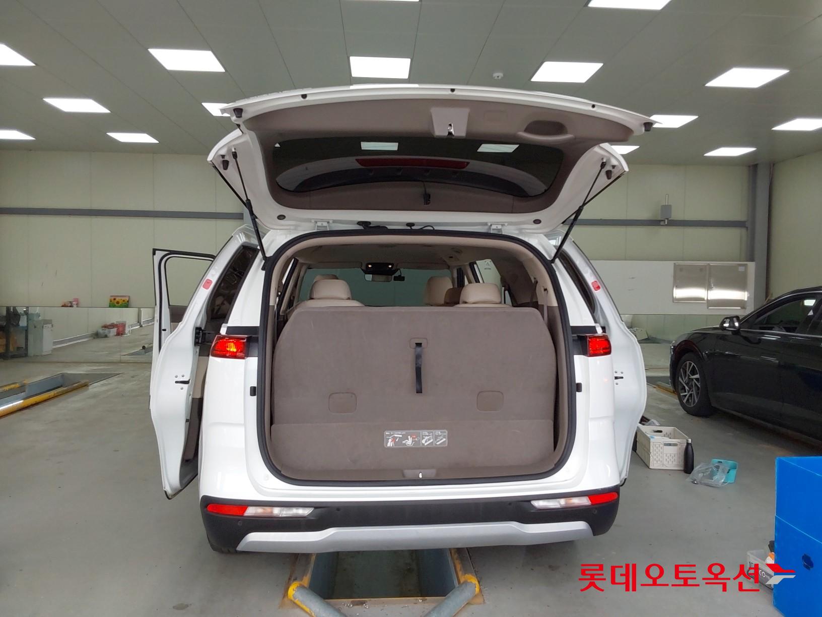 Kia Carnival 2022 - Image 9