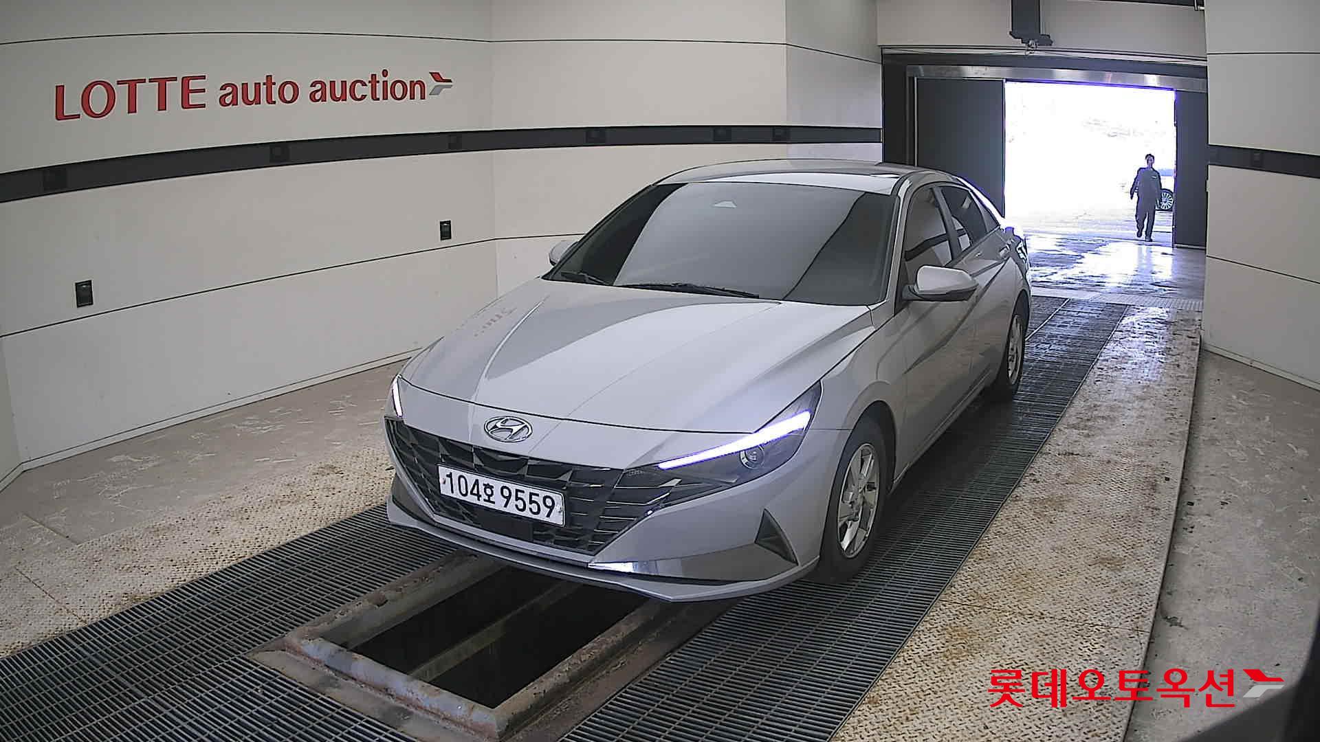 Hyundai Elantra 2021 - Image 10