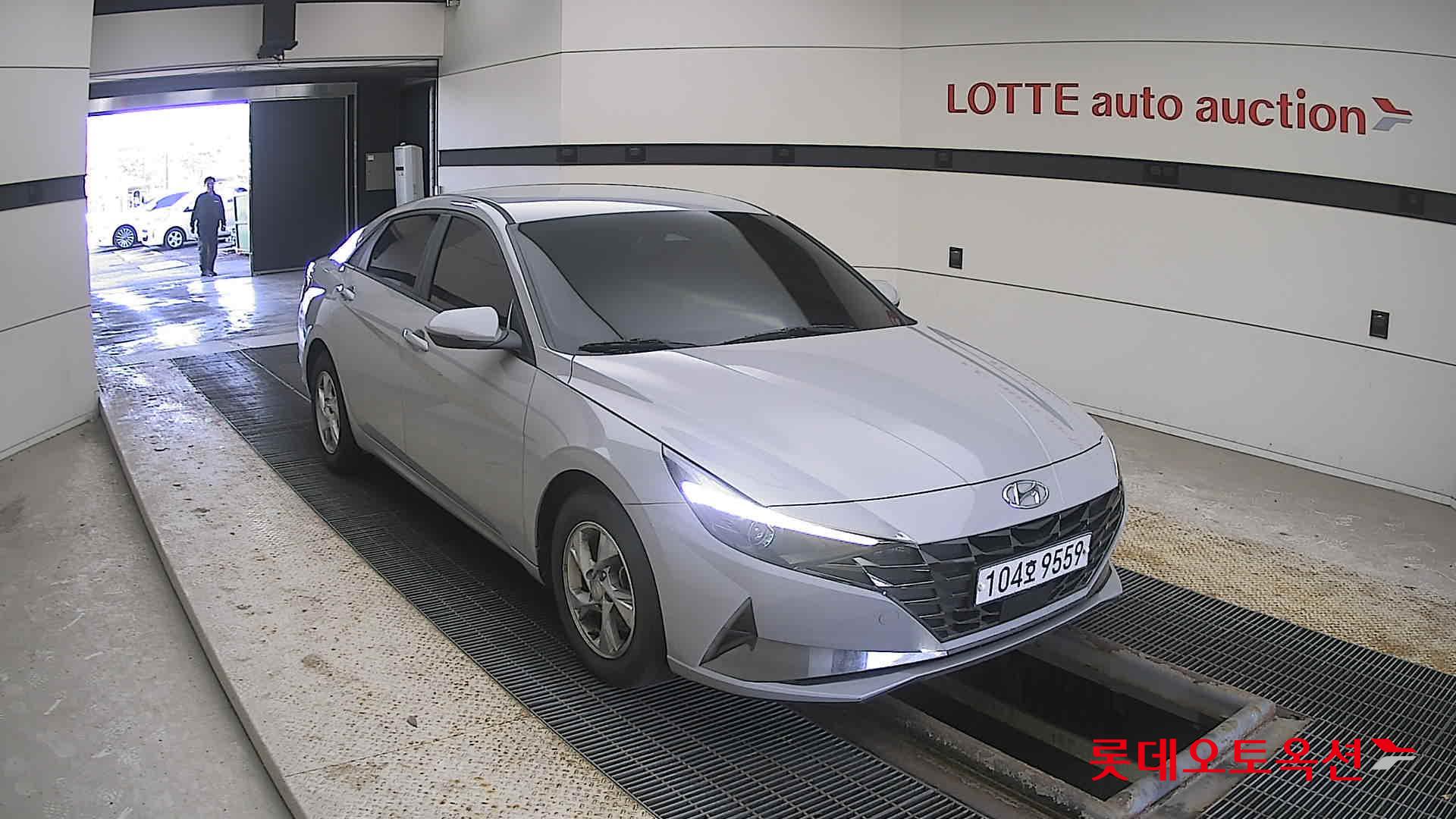 Hyundai Elantra 2021 - Image 6