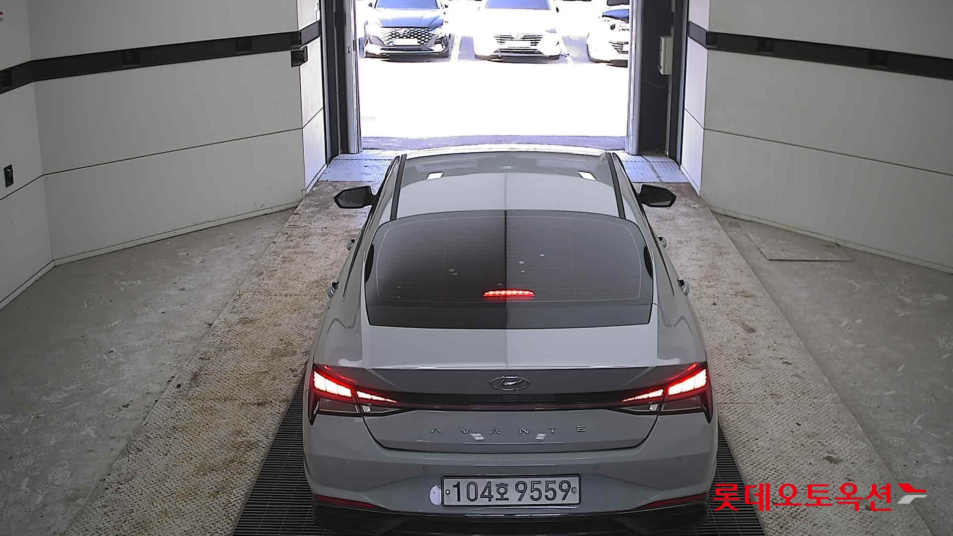 Hyundai Elantra 2021 - Image 17