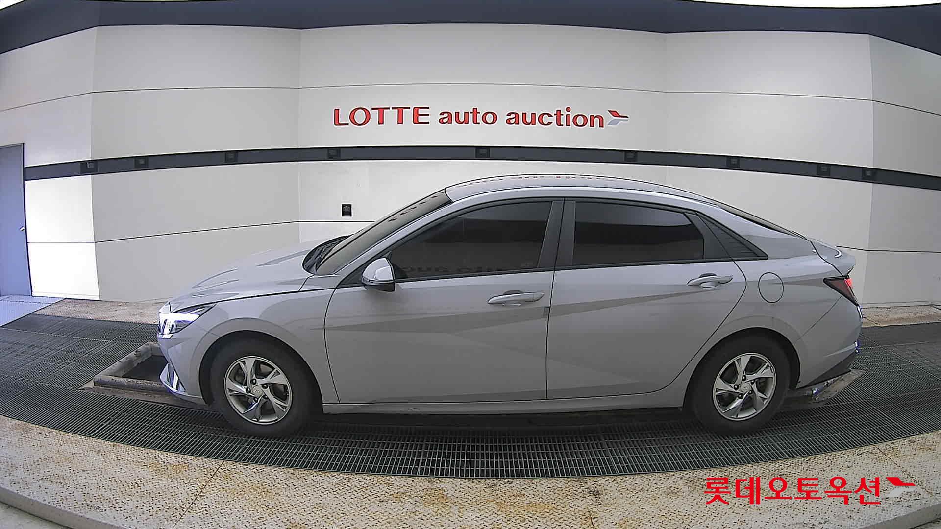 Hyundai Elantra 2021 - Image 13