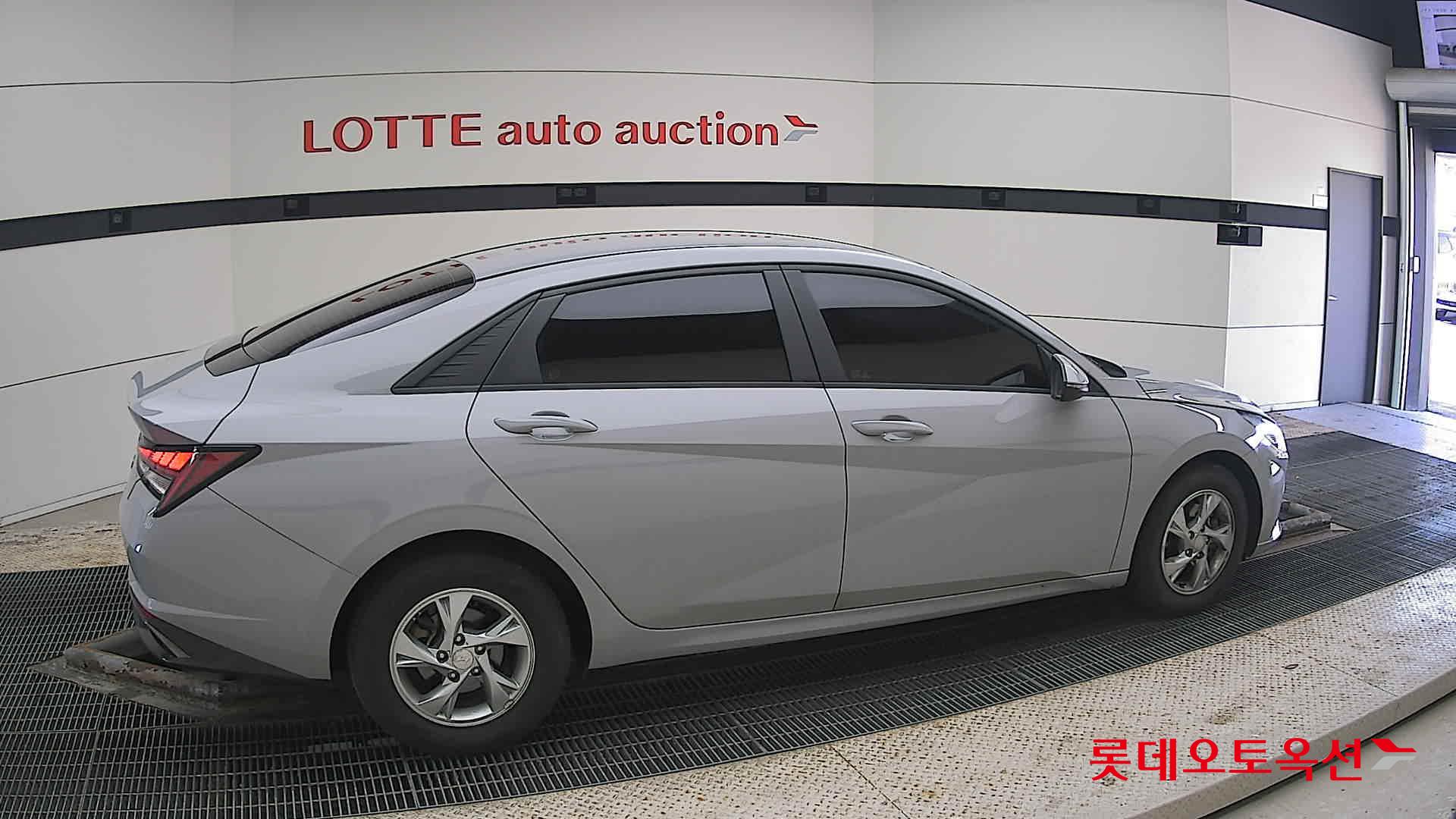 Hyundai Elantra 2021 - Image 20