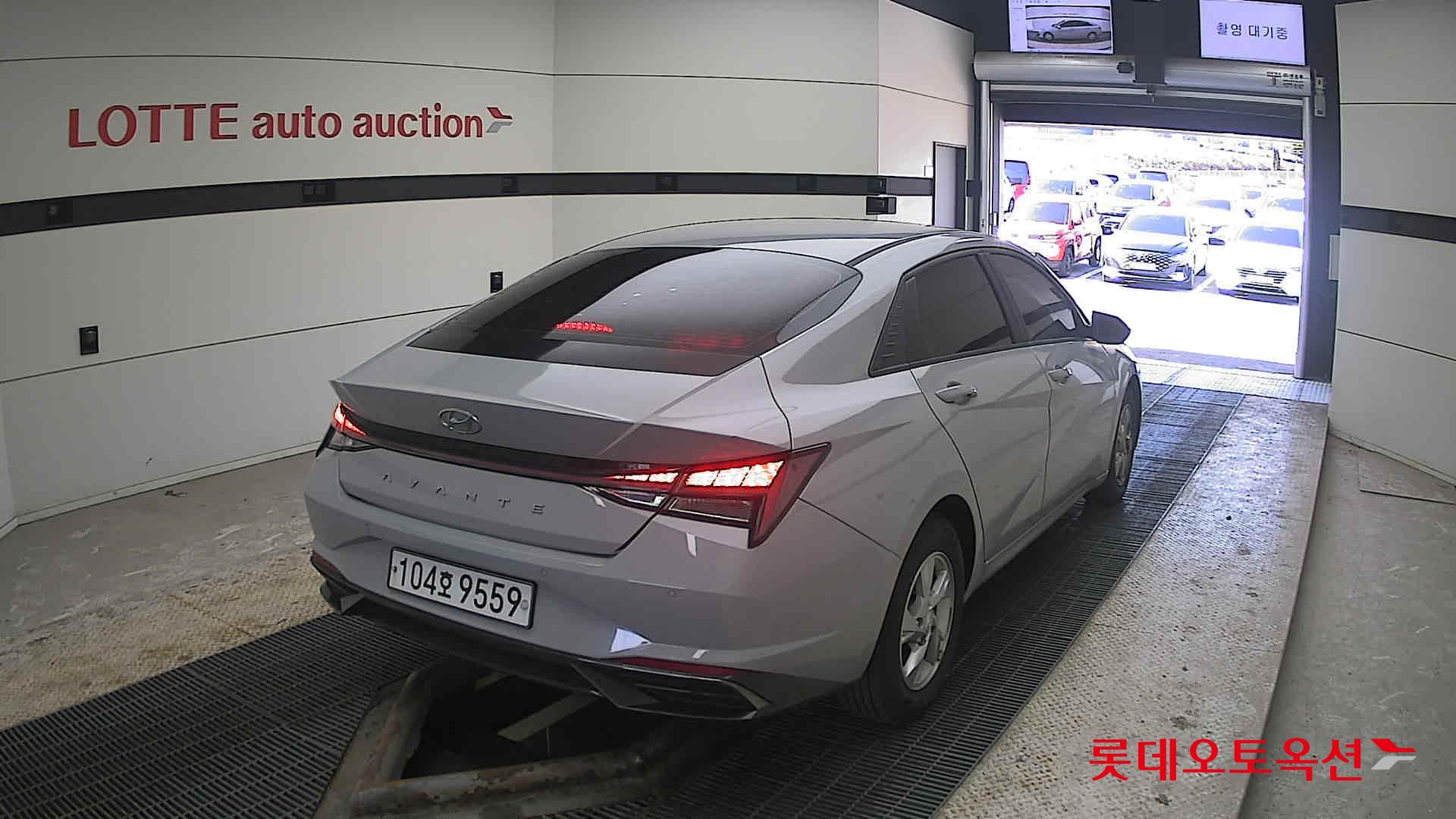 Hyundai Elantra 2021 - Image 18