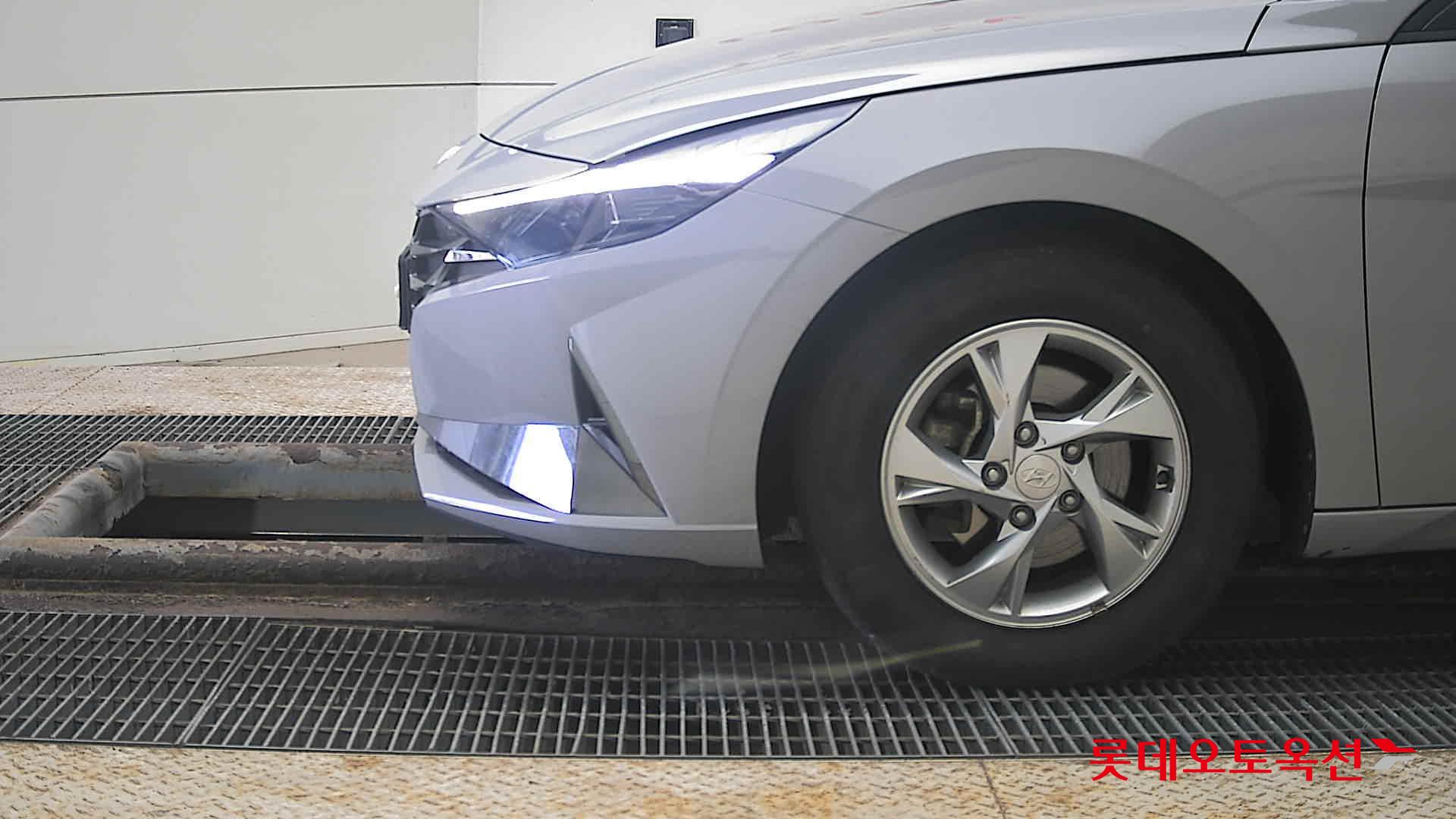 Hyundai Elantra 2021 - Image 25