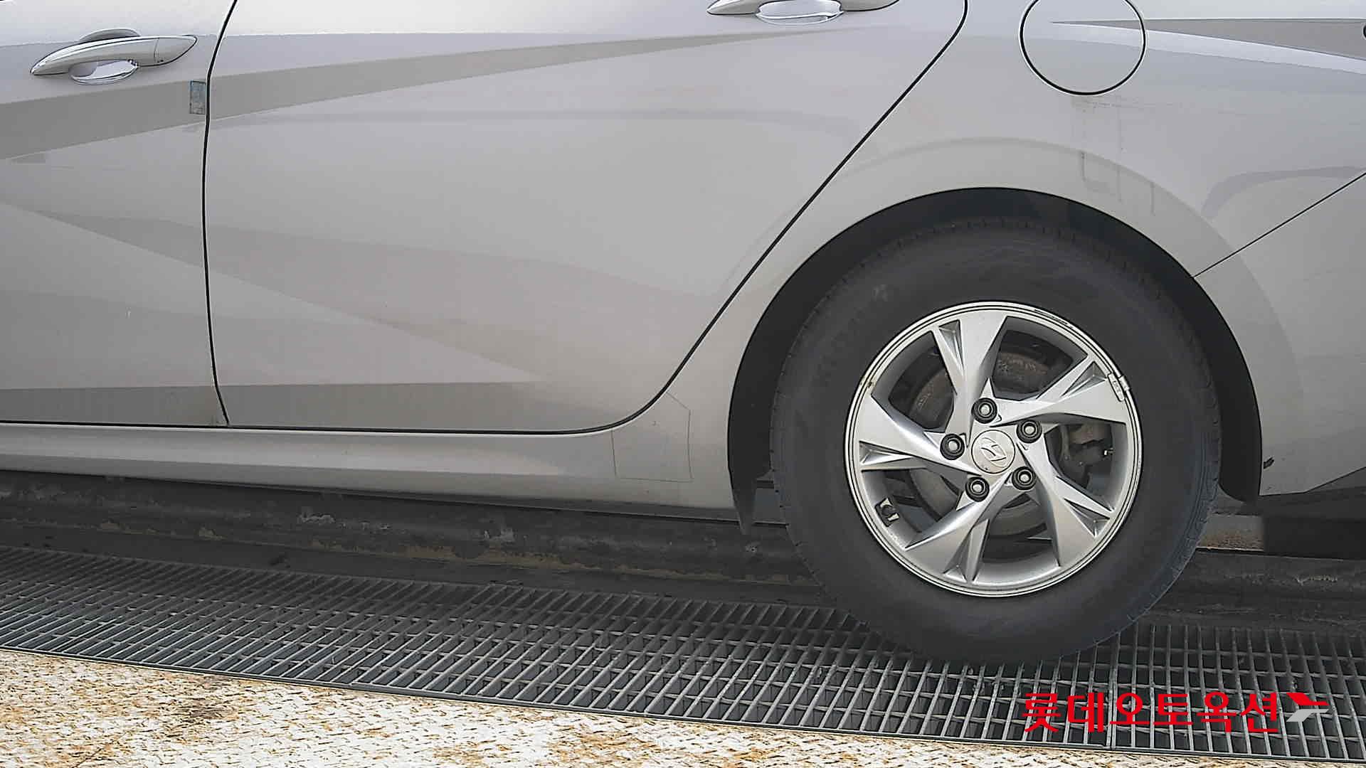 Hyundai Elantra 2021 - Image 26