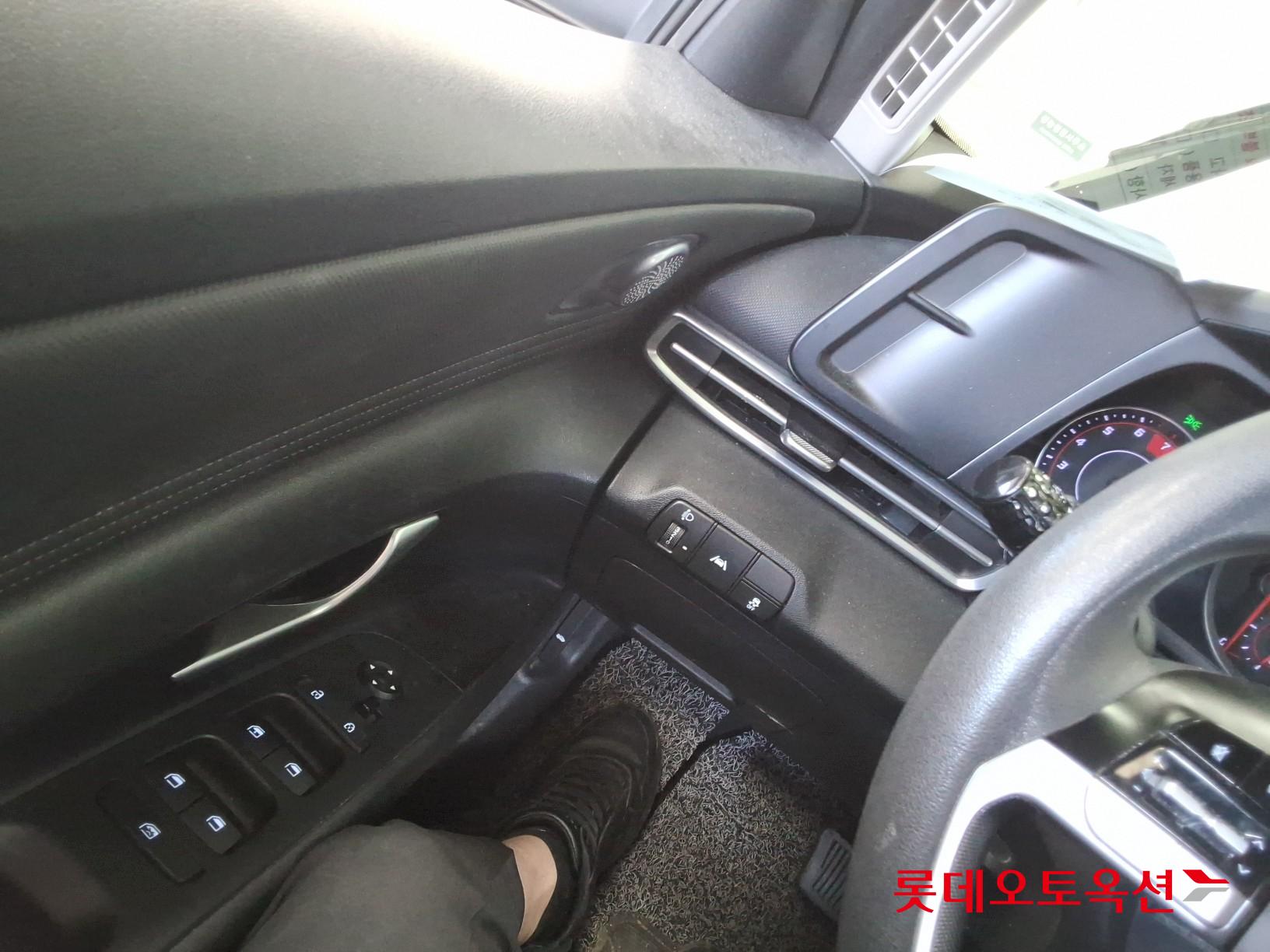 Hyundai Elantra 2021 - Image 29