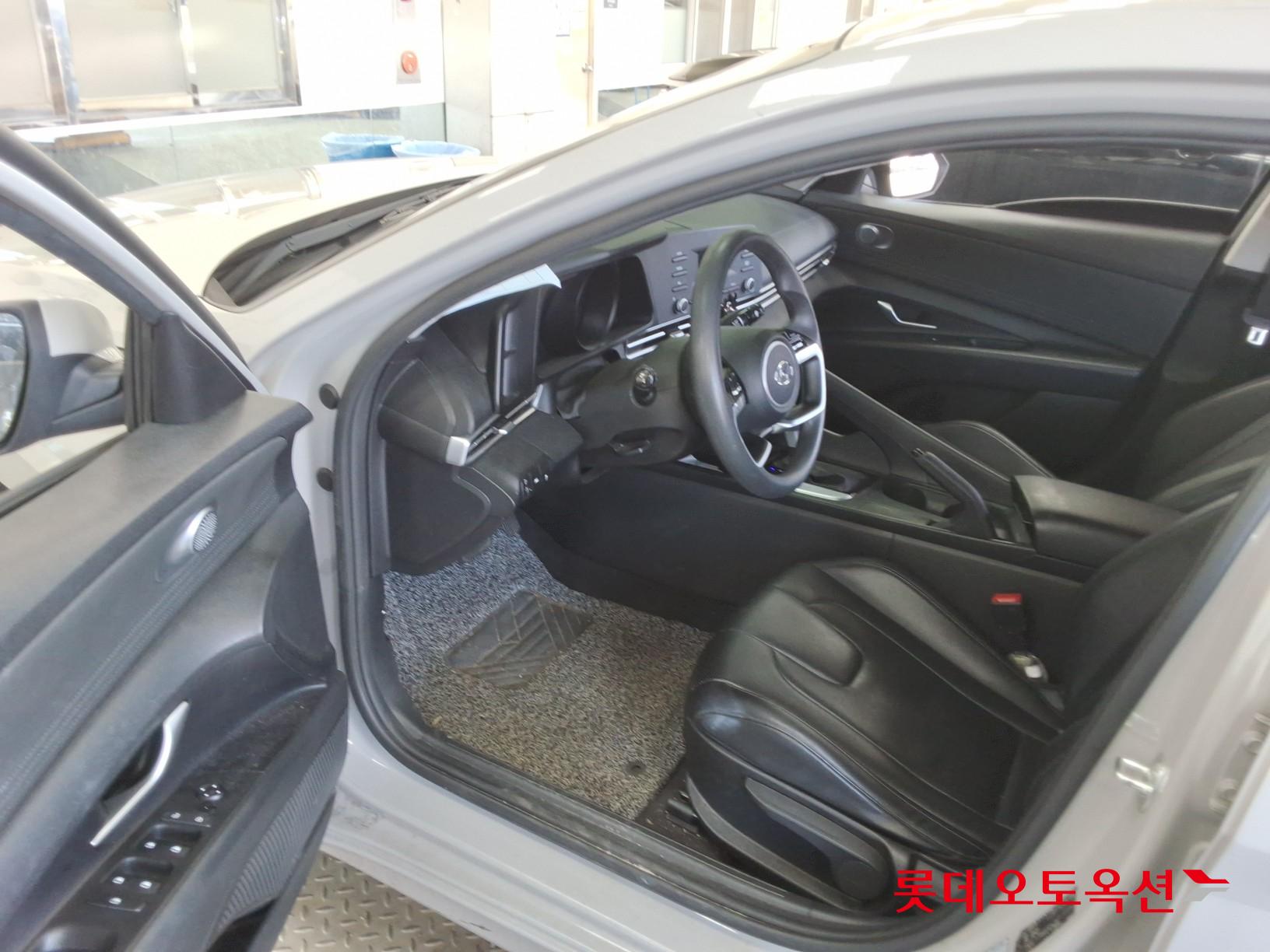 Hyundai Elantra 2021 - Image 35